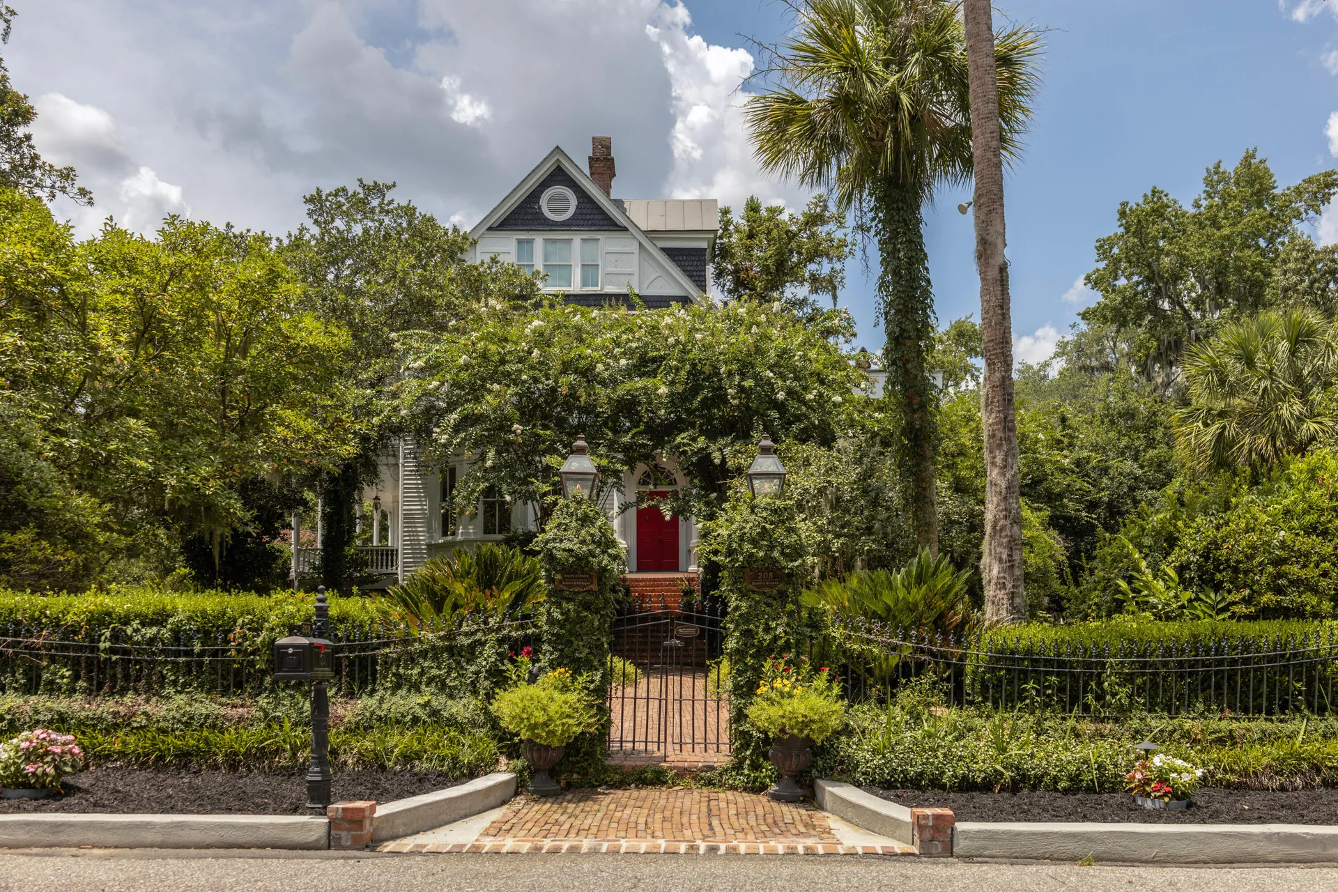 Property image 4 at 208 Sumter Avenue, Summerville, SC 29483