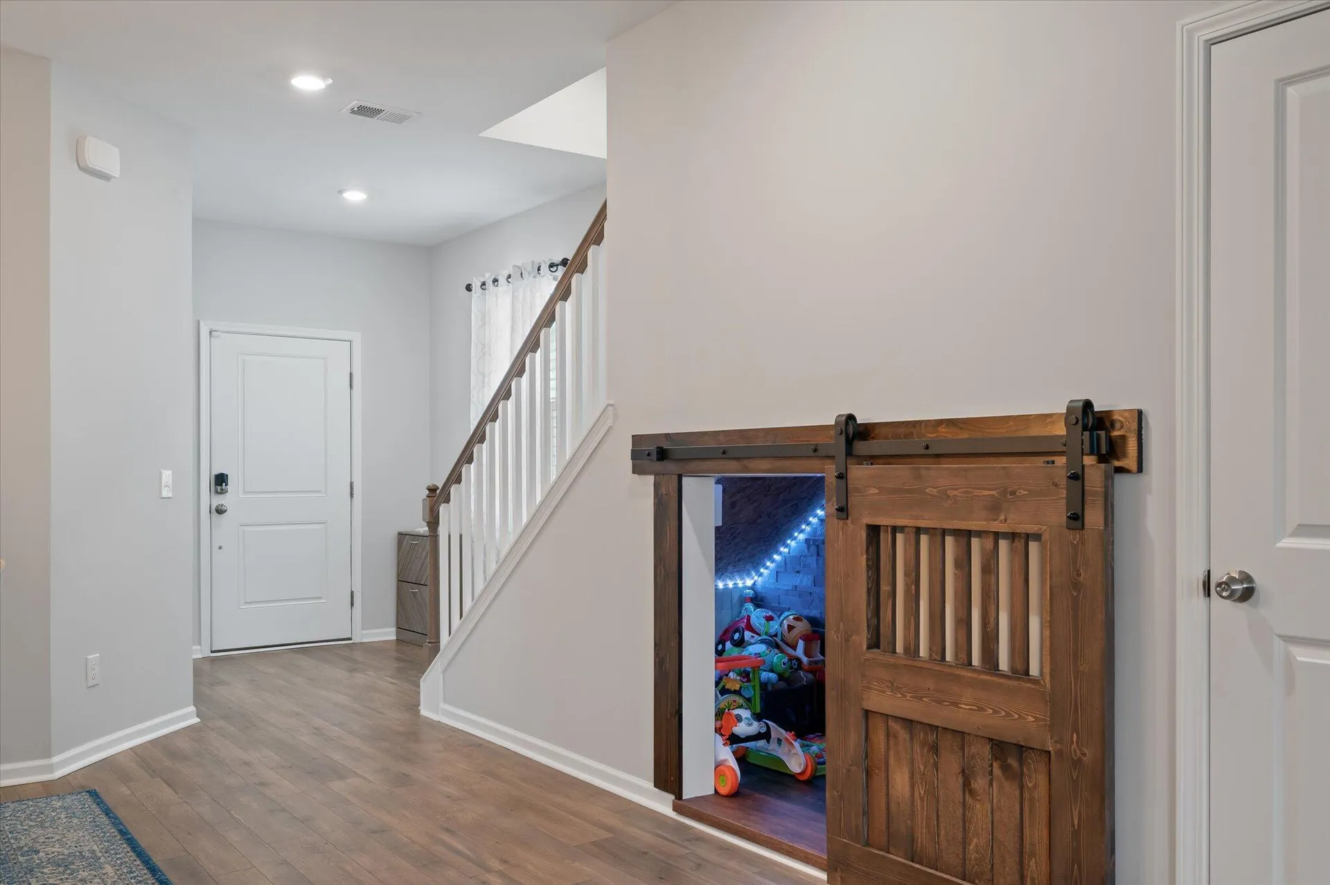 Property image 4 at 206 Evergreen Avenue, Summerville, SC 29485