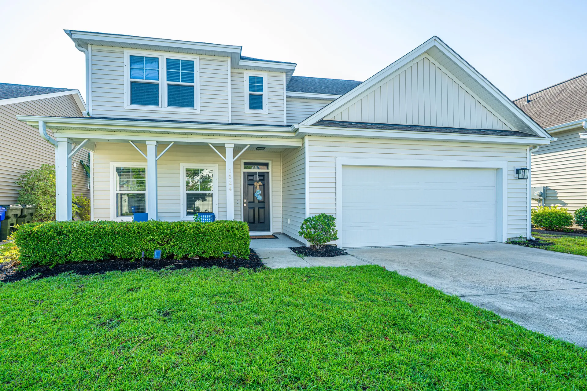 The Pointe at Rhodes Crossing, Charleston Community