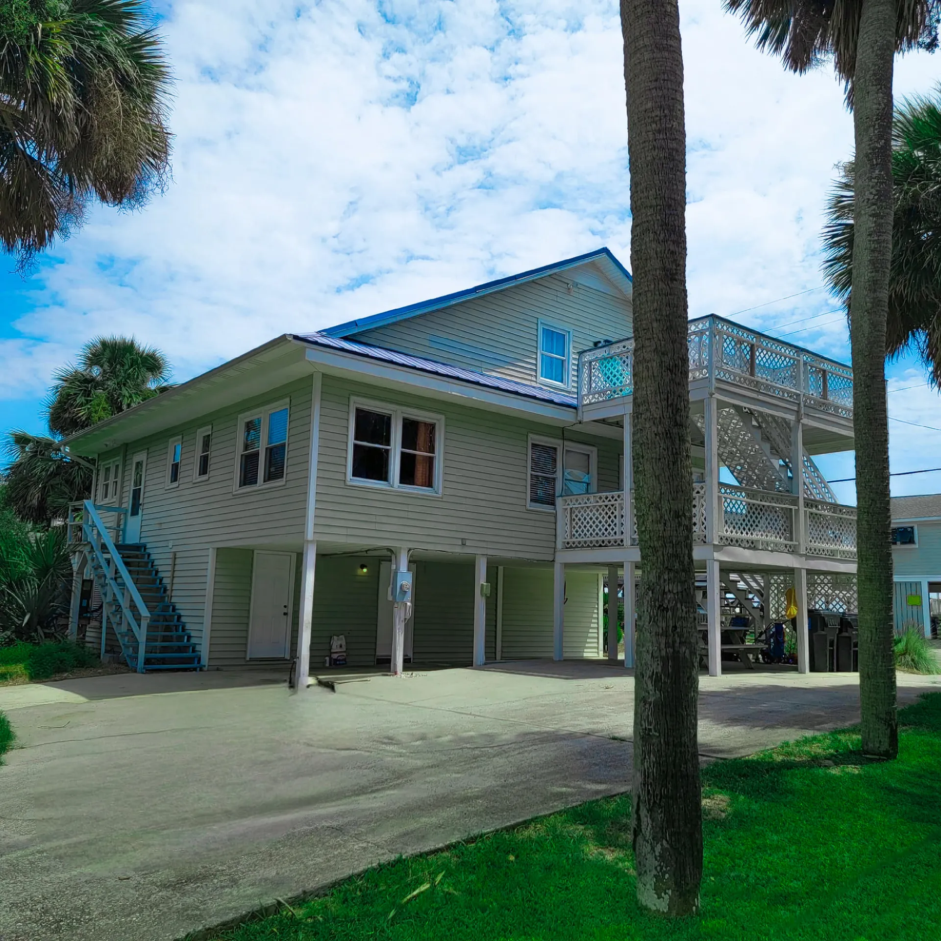 Property image 2 at 209 Palmetto Boulevard, Edisto Beach, SC 29438
