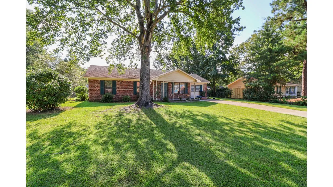 109 White Pine Court
