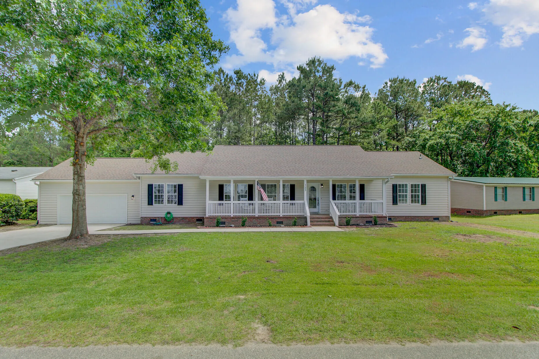 Summerville Country Estates, Summerville Community