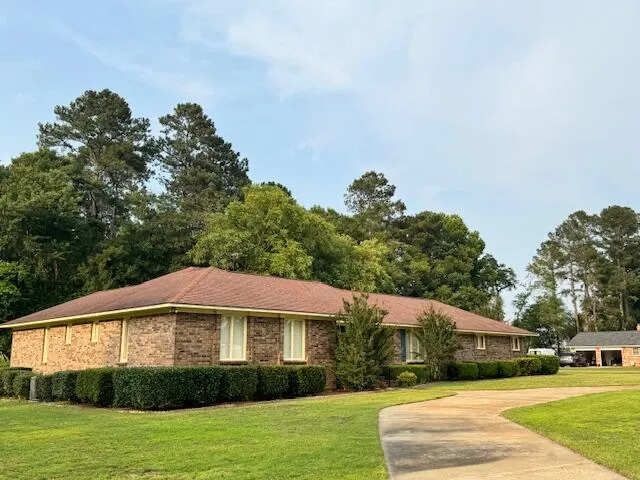1682 Heritage Drive