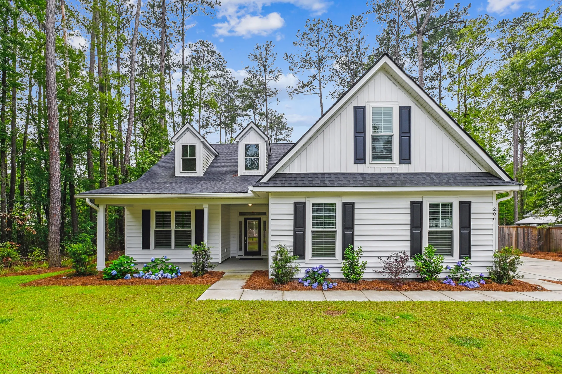 Pecan Grove, Summerville Community