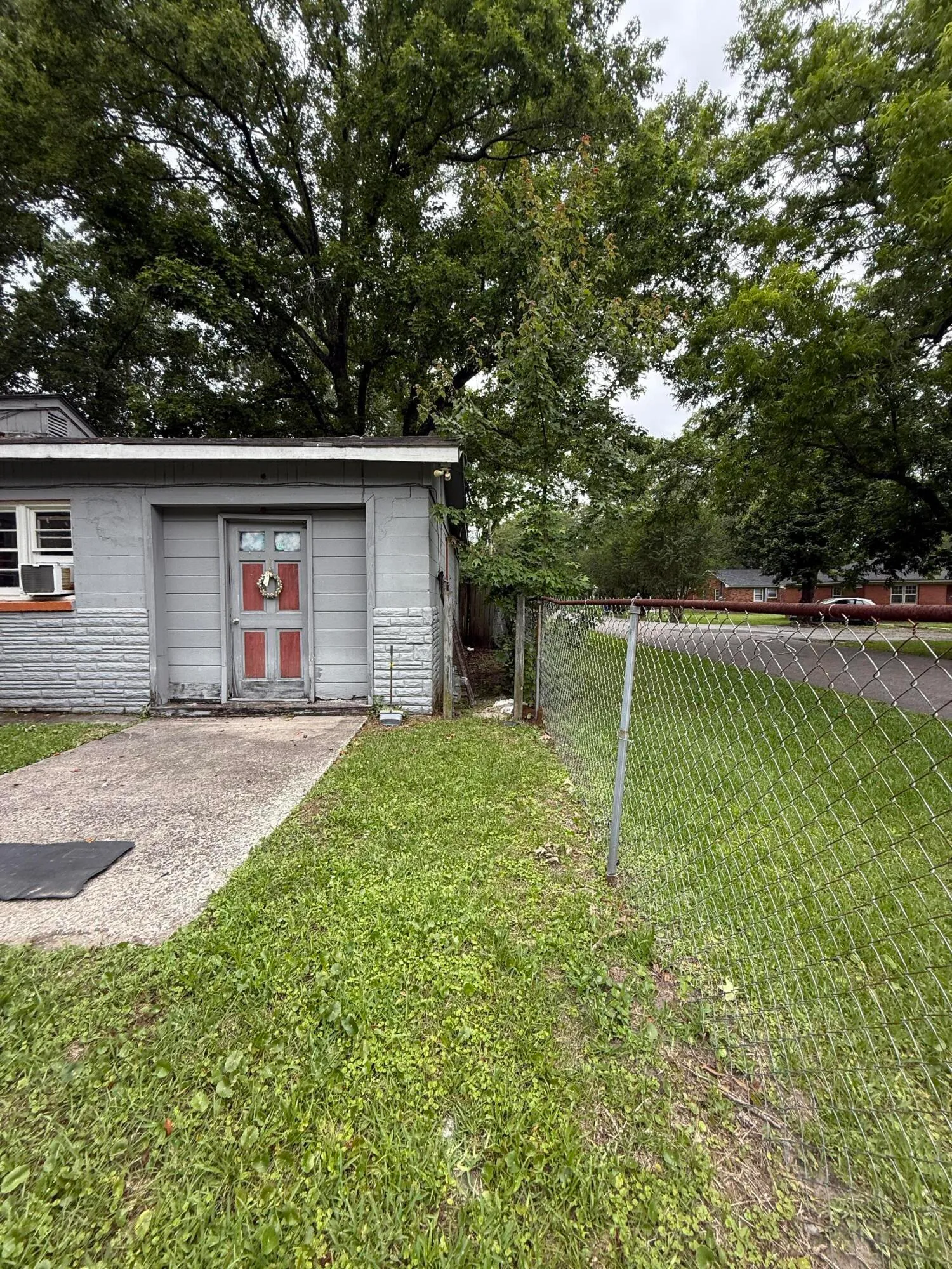 Property image 3 at 715 Yew Street, Charleston, SC 29407