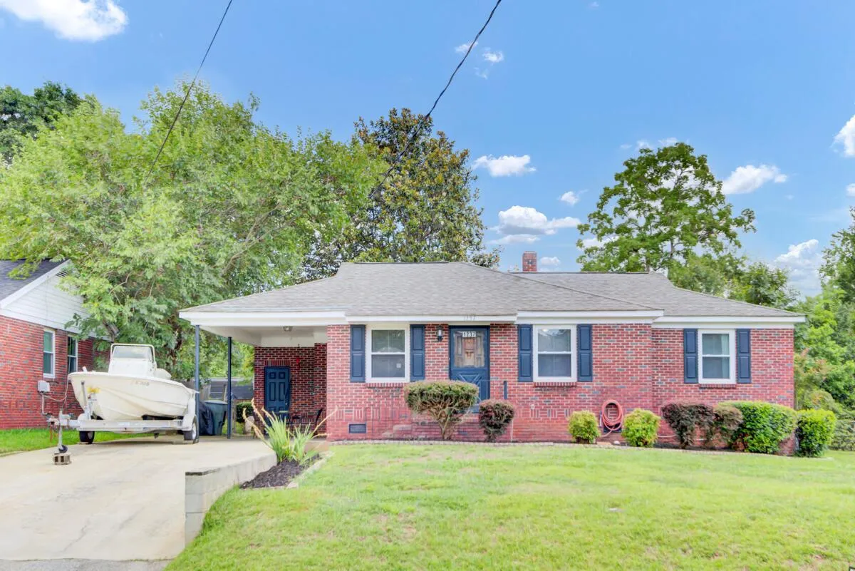 1237 Fort Drive