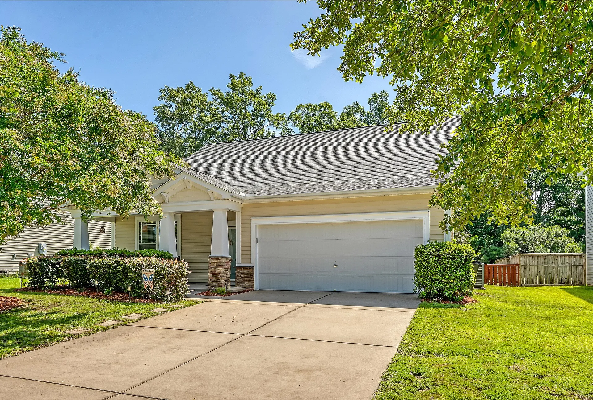 Reminisce, Summerville Community