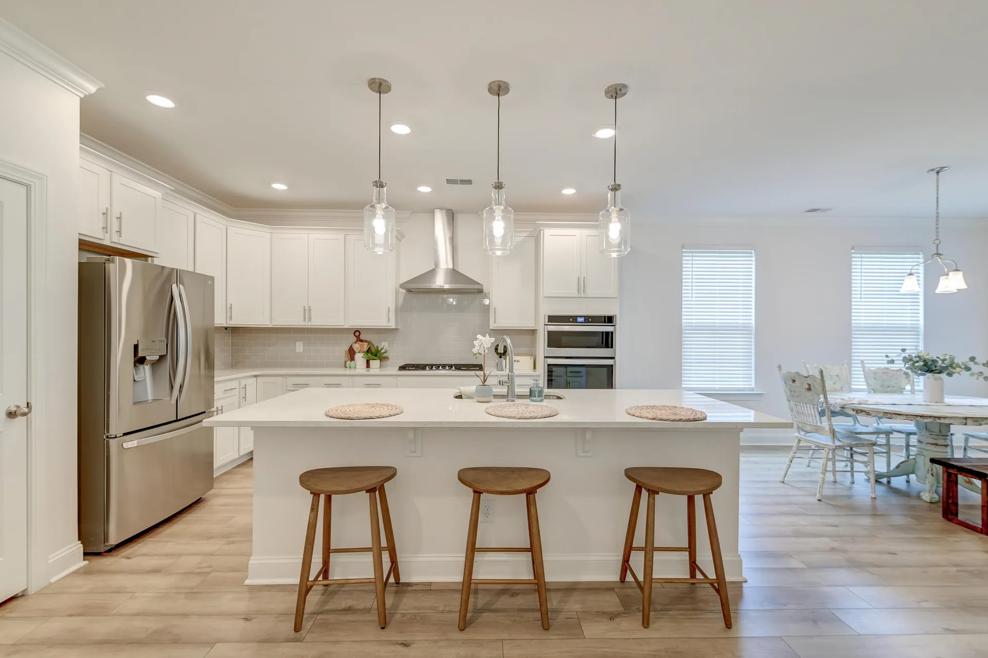 Property image 3 at 802 S Pointe Boulevard, Summerville, SC 29483