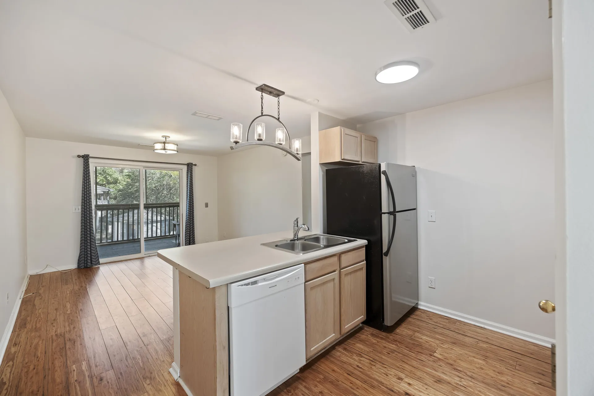 Property image 5 at 1530 Fort Johnson Road 3f, Charleston, SC 29412