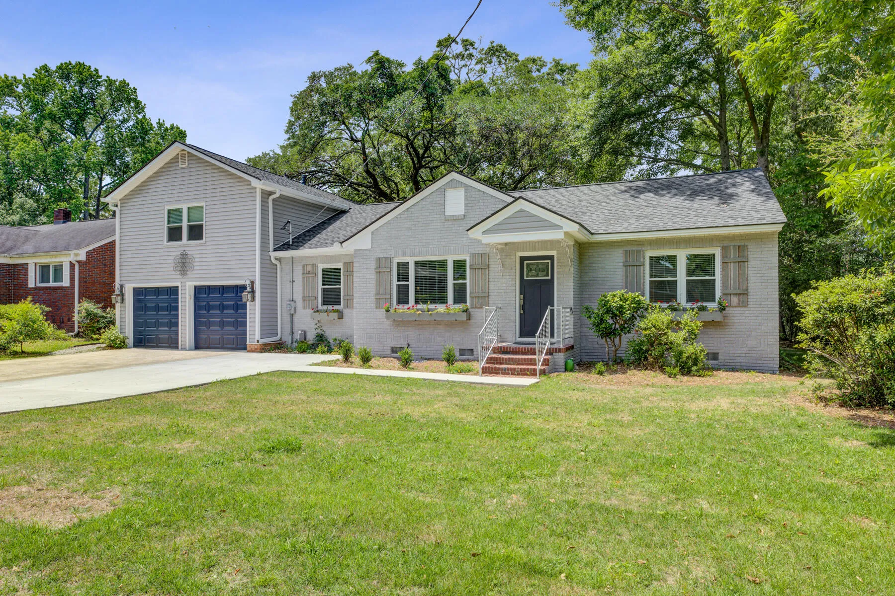 Property image 2 at 5043 Victoria Avenue, North Charleston, SC 29405