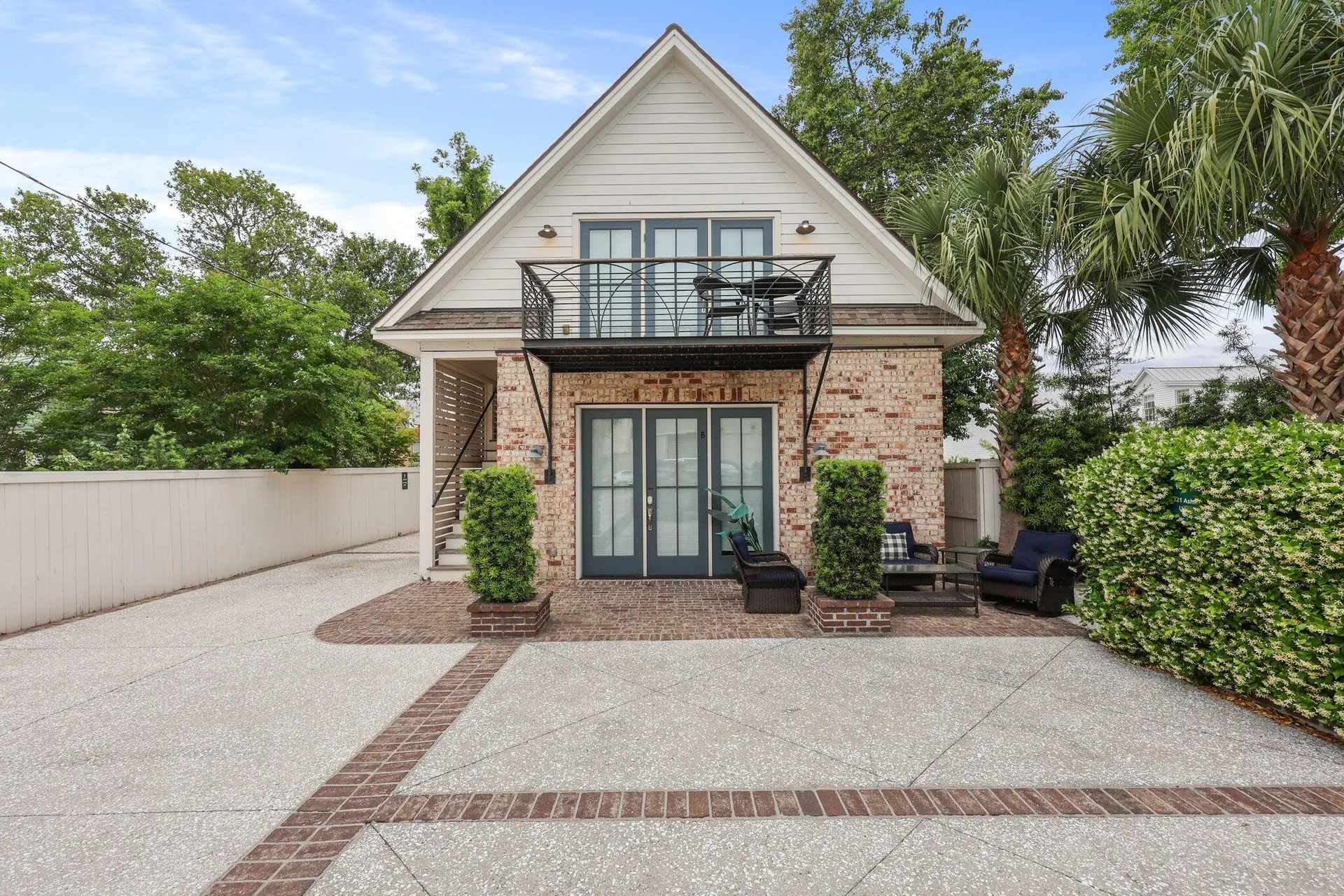 Property image 2 at 221 Ashley Avenue, Charleston, SC 29403