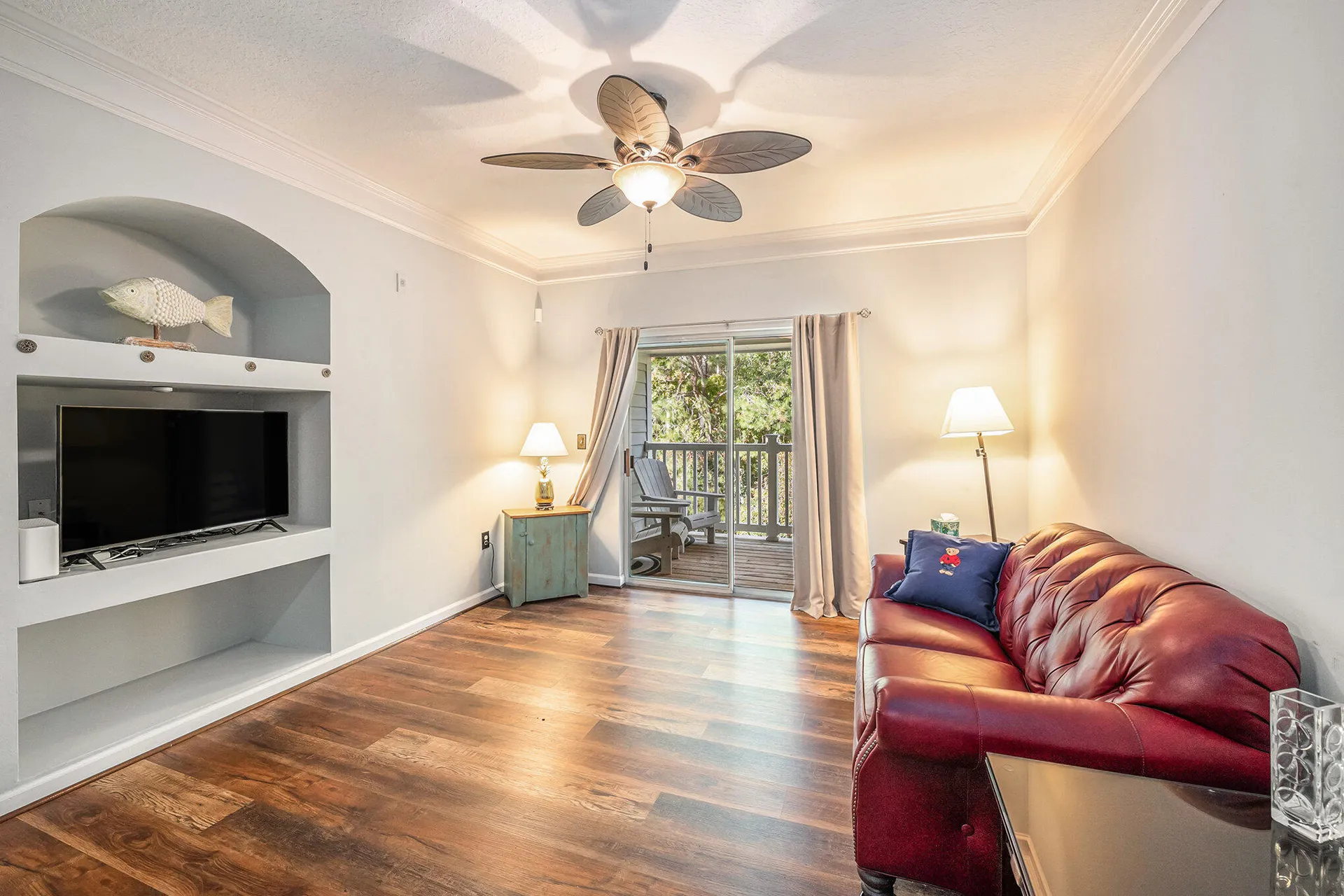 Property image 3 at 1300 Park West Boulevard 811, Mount Pleasant, SC 29466