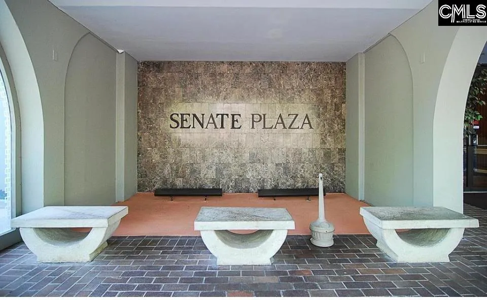 Senate Plaza, Columbia Community