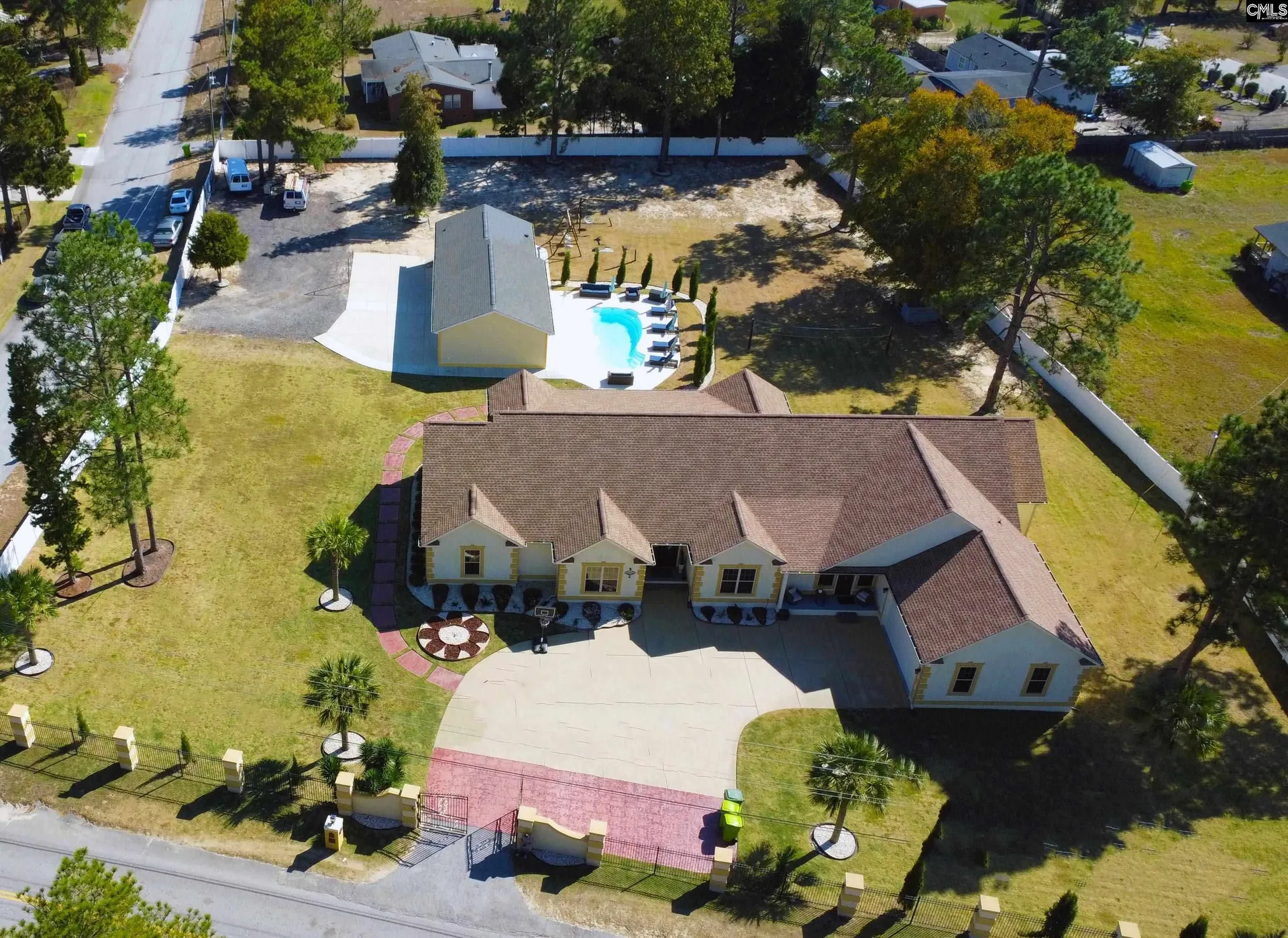 Robin Hood Acres, Elgin Community