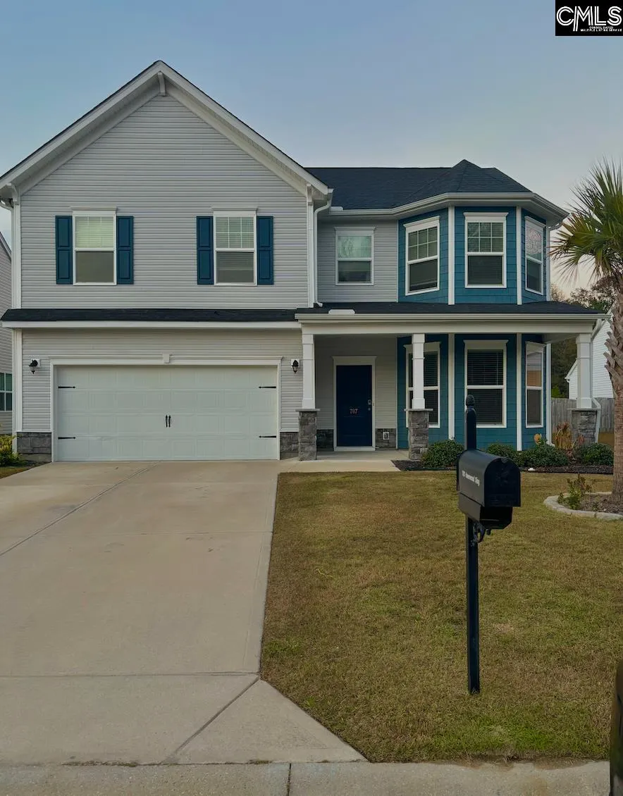 787 Deerwood Crossing