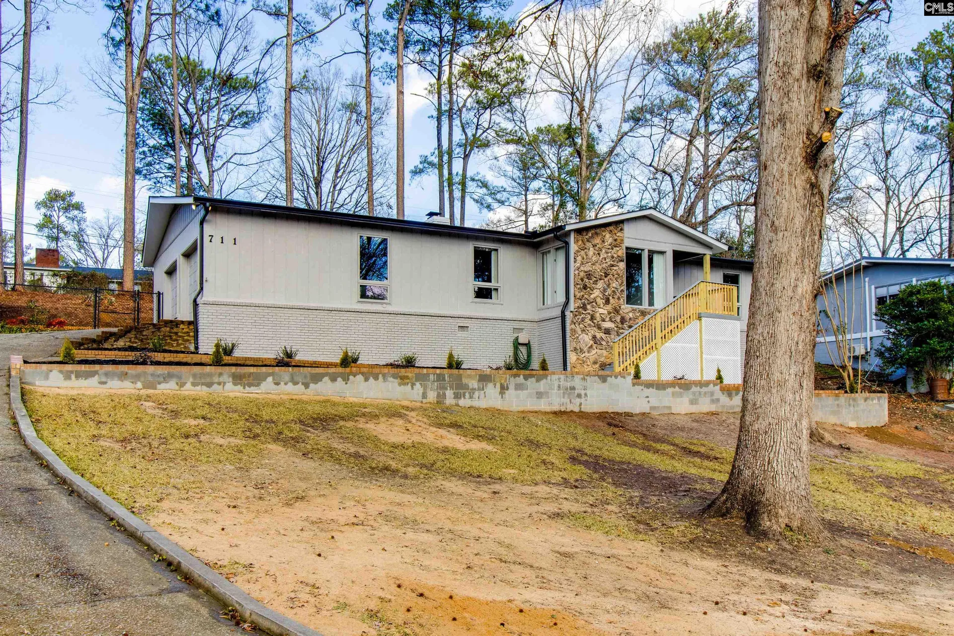 711 Tower Lane