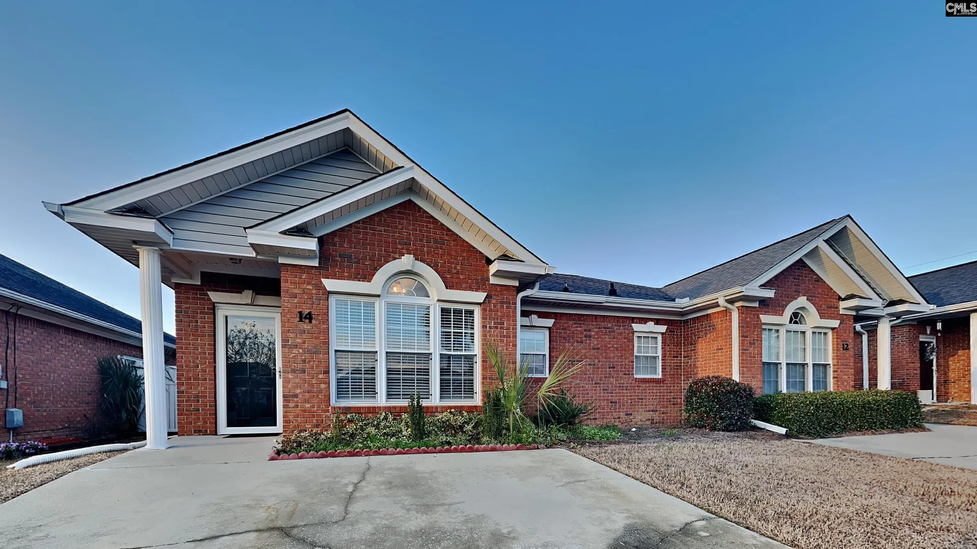The Palmettos, Lexington Community