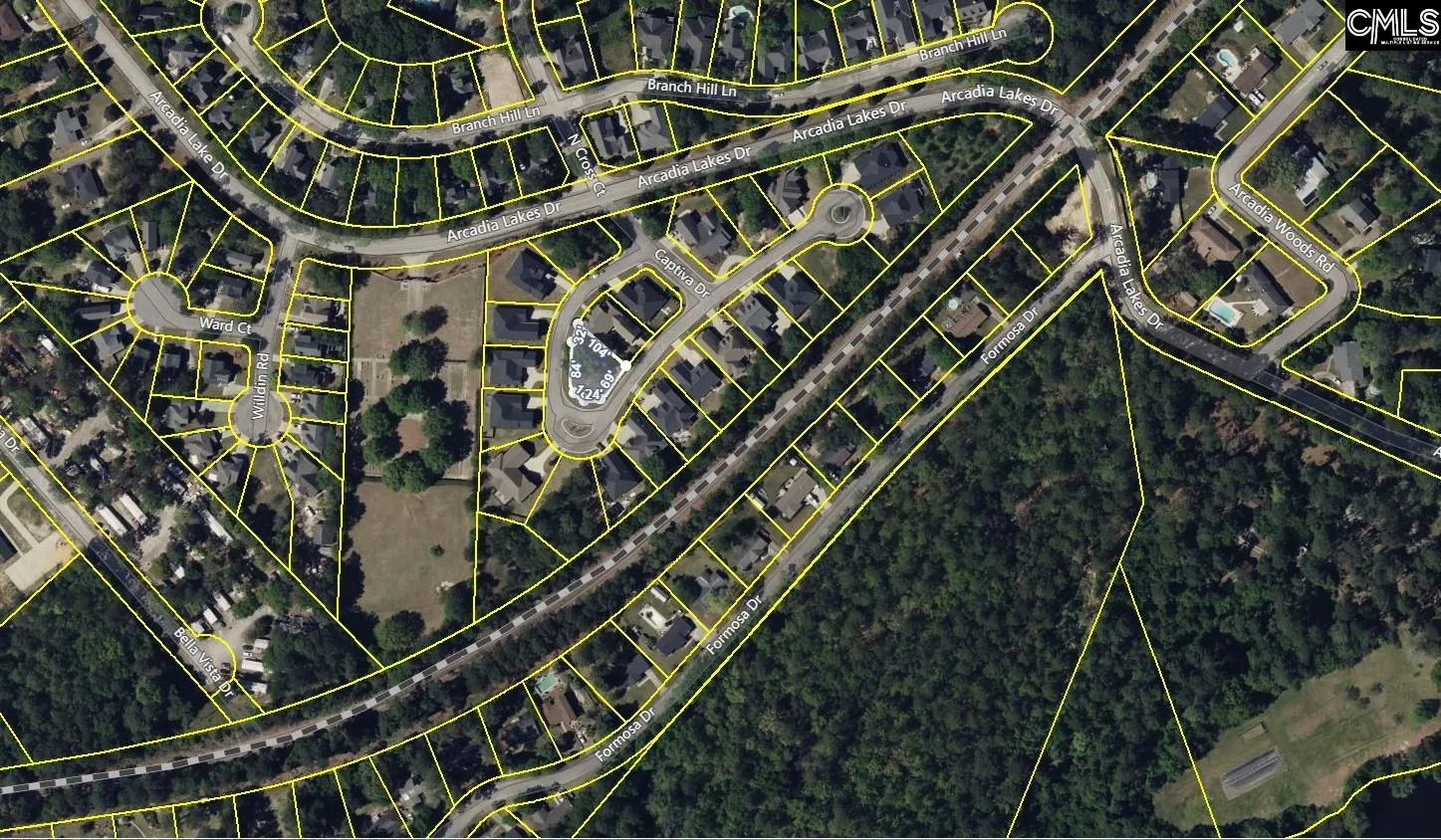 Courts Of Arcadia, Columbia Community