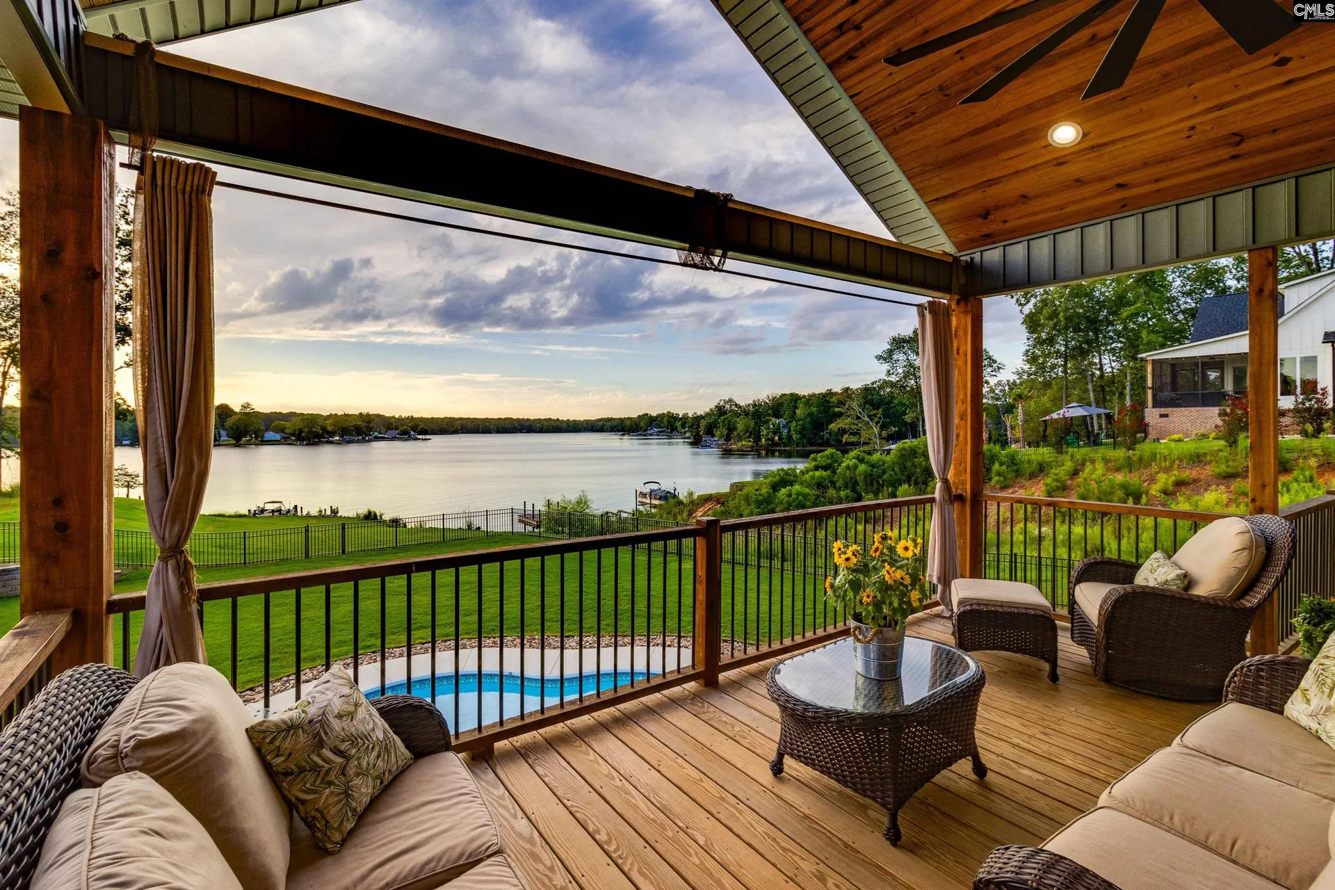 Palmetto Pointe, Leesville Community