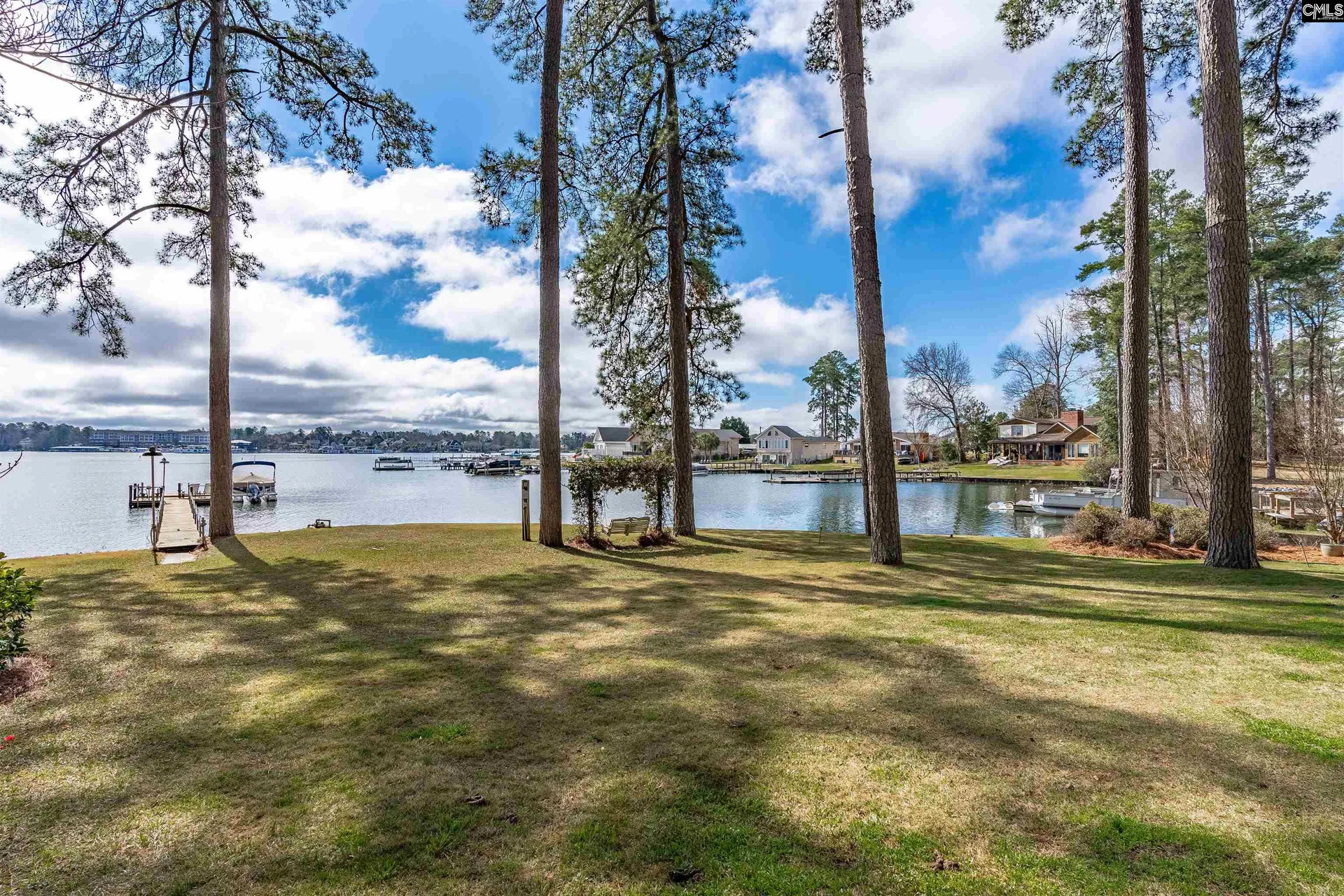 Richard Franklin Estates, Chapin Community