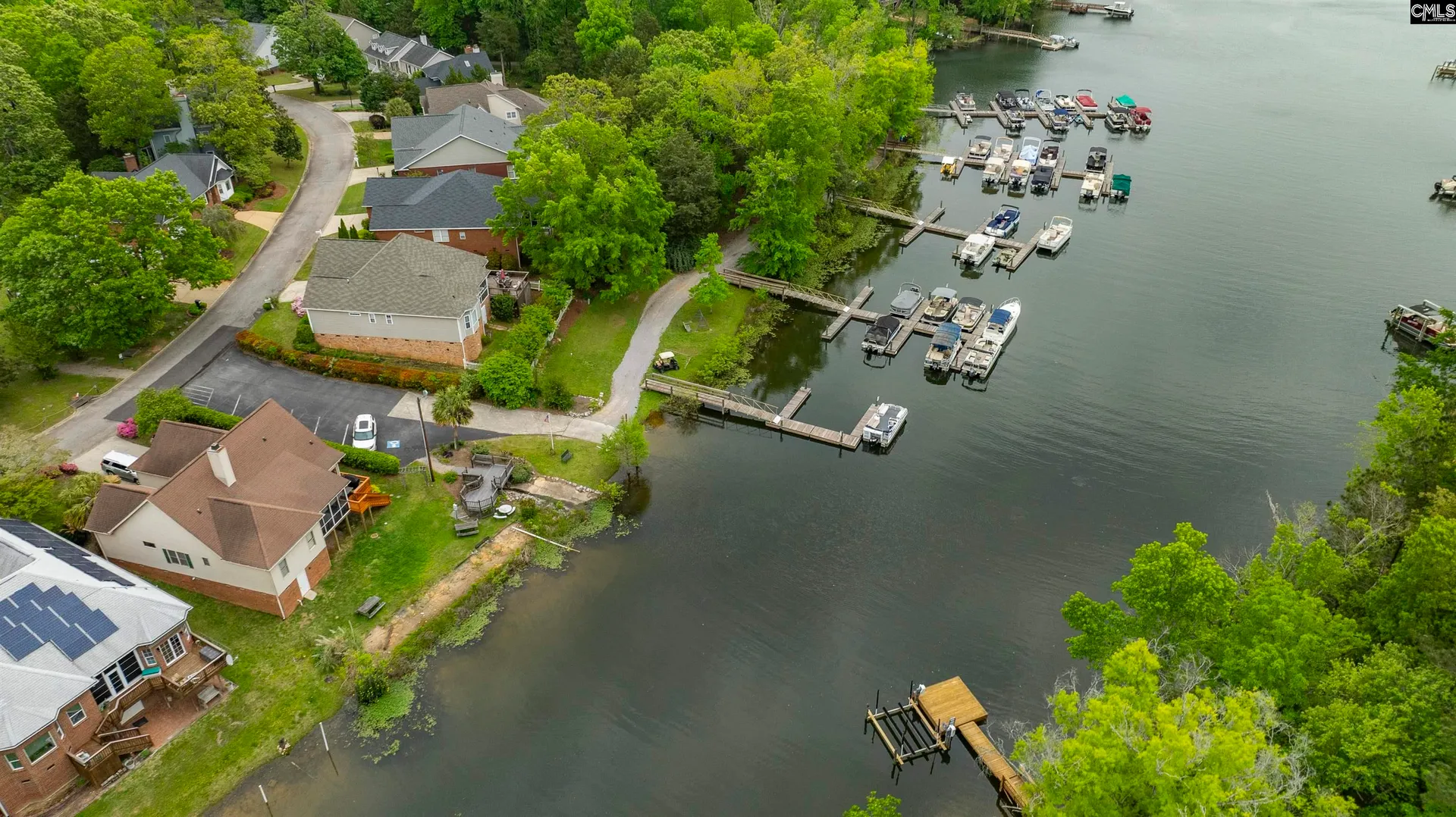 Cedar Cove, Chapin Community