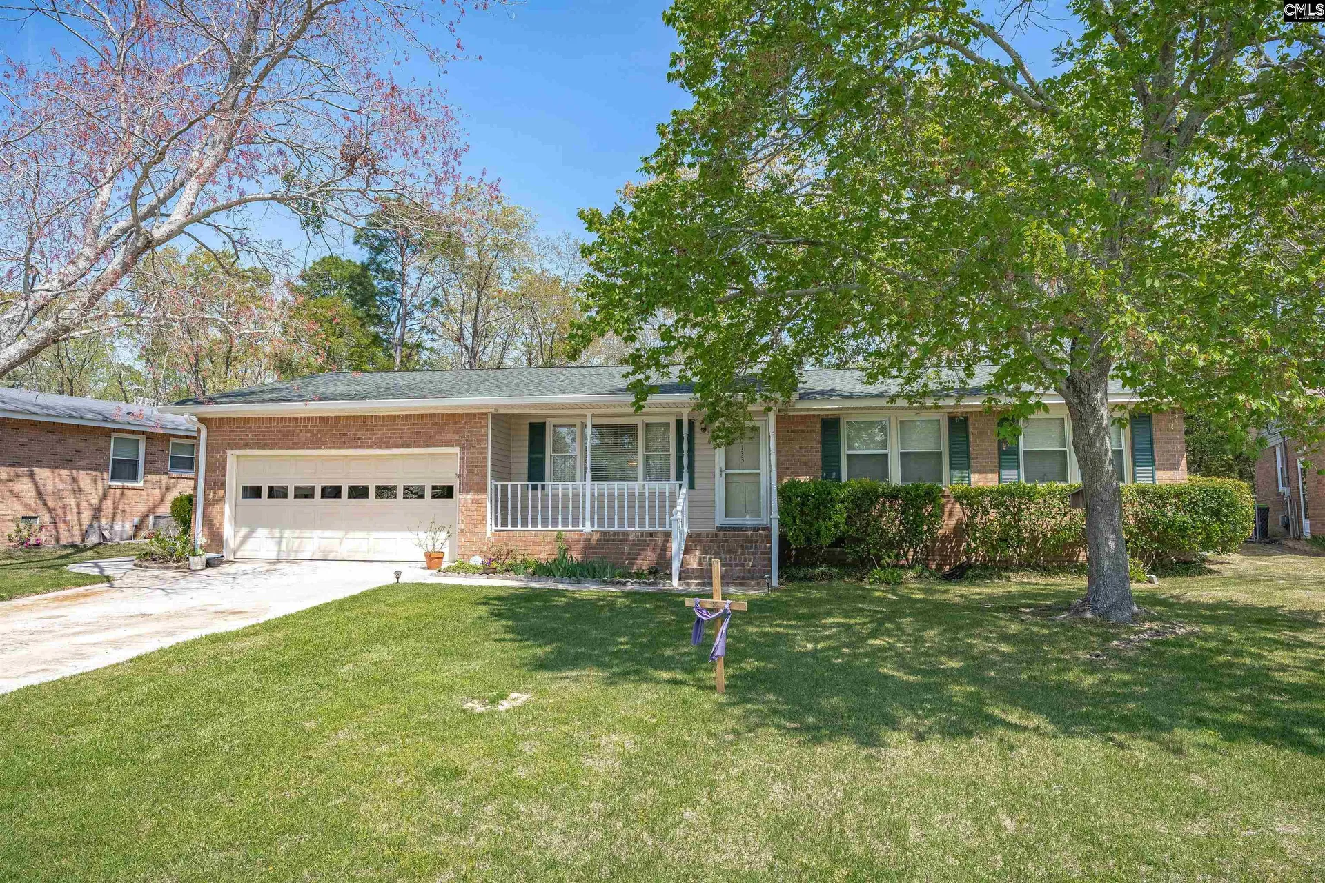 Spring Hill, Lexington Community
