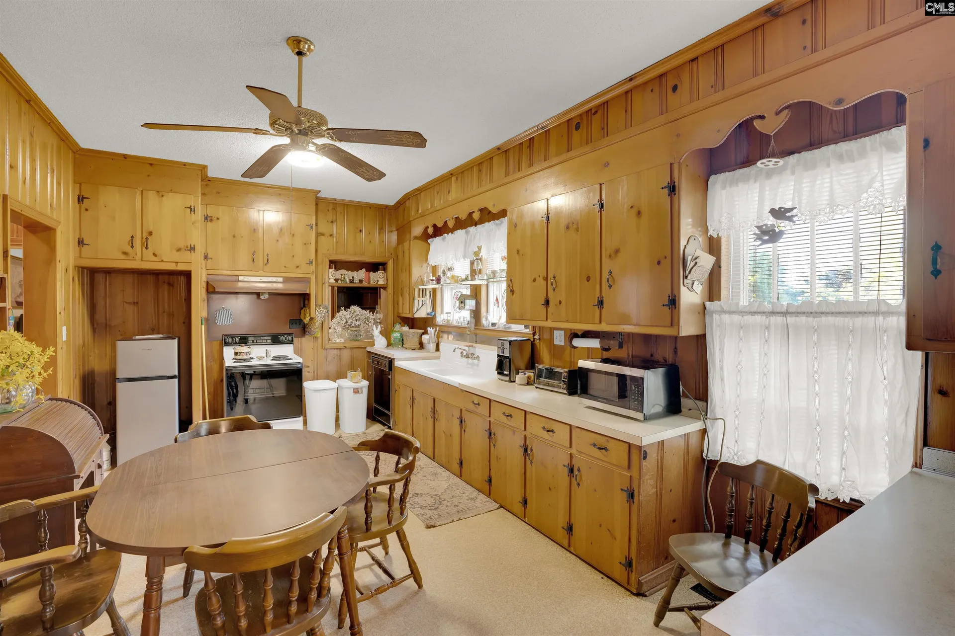 Property image 4 at 911 Charleston Highway, West Columbia, SC 29169