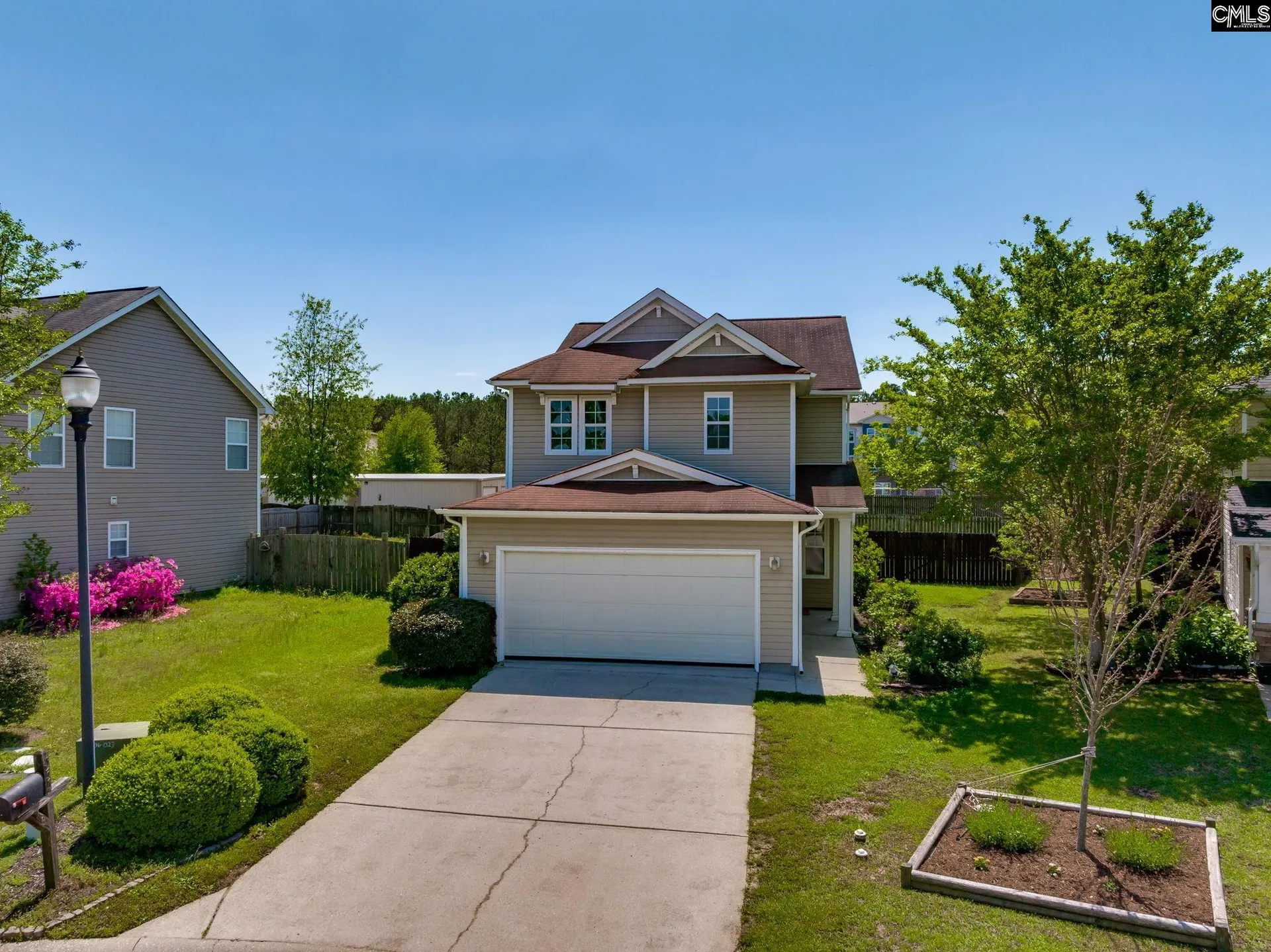 Charter Oak, Lexington Community