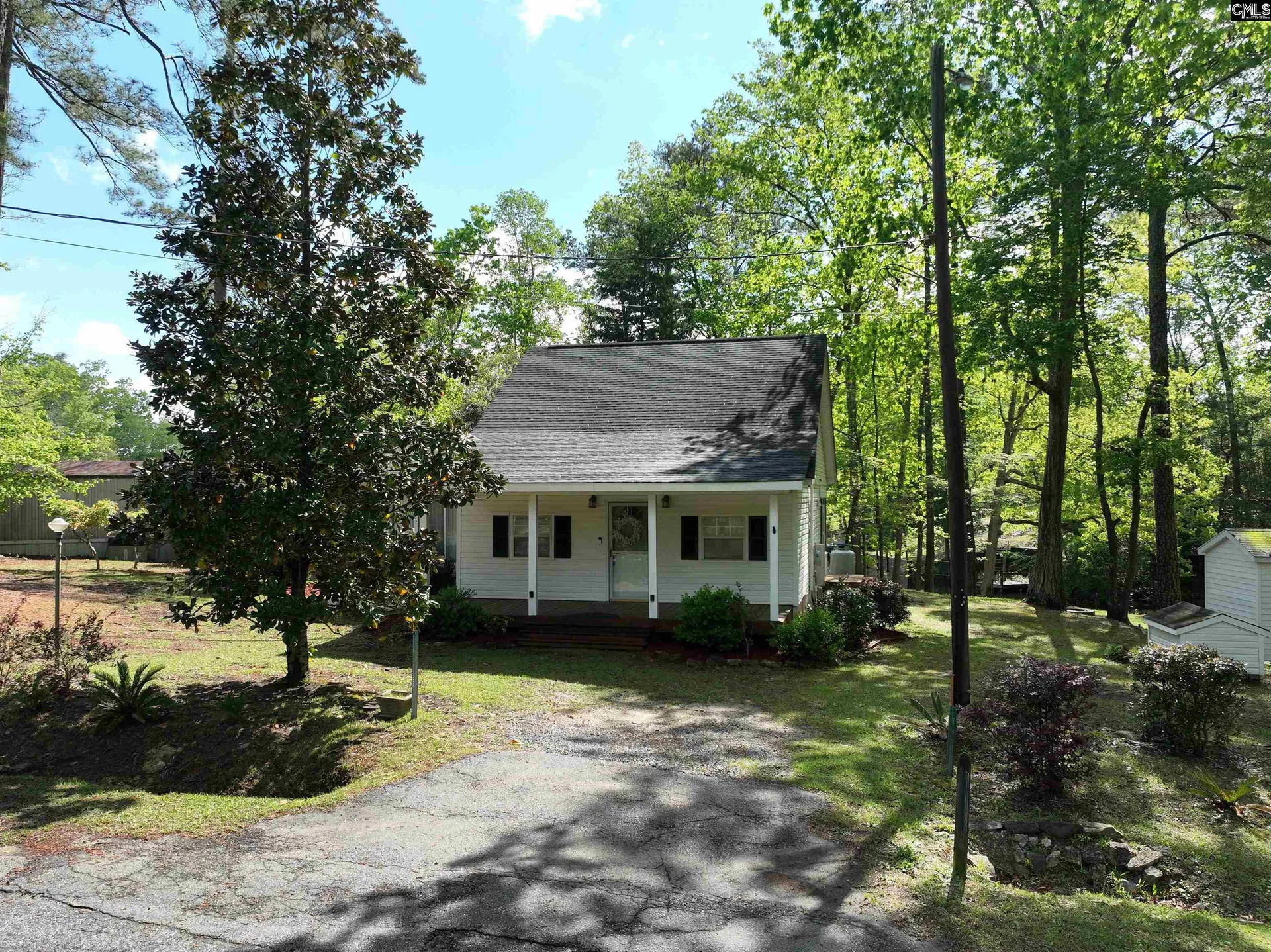 Lakeside Forest, Leesville Community