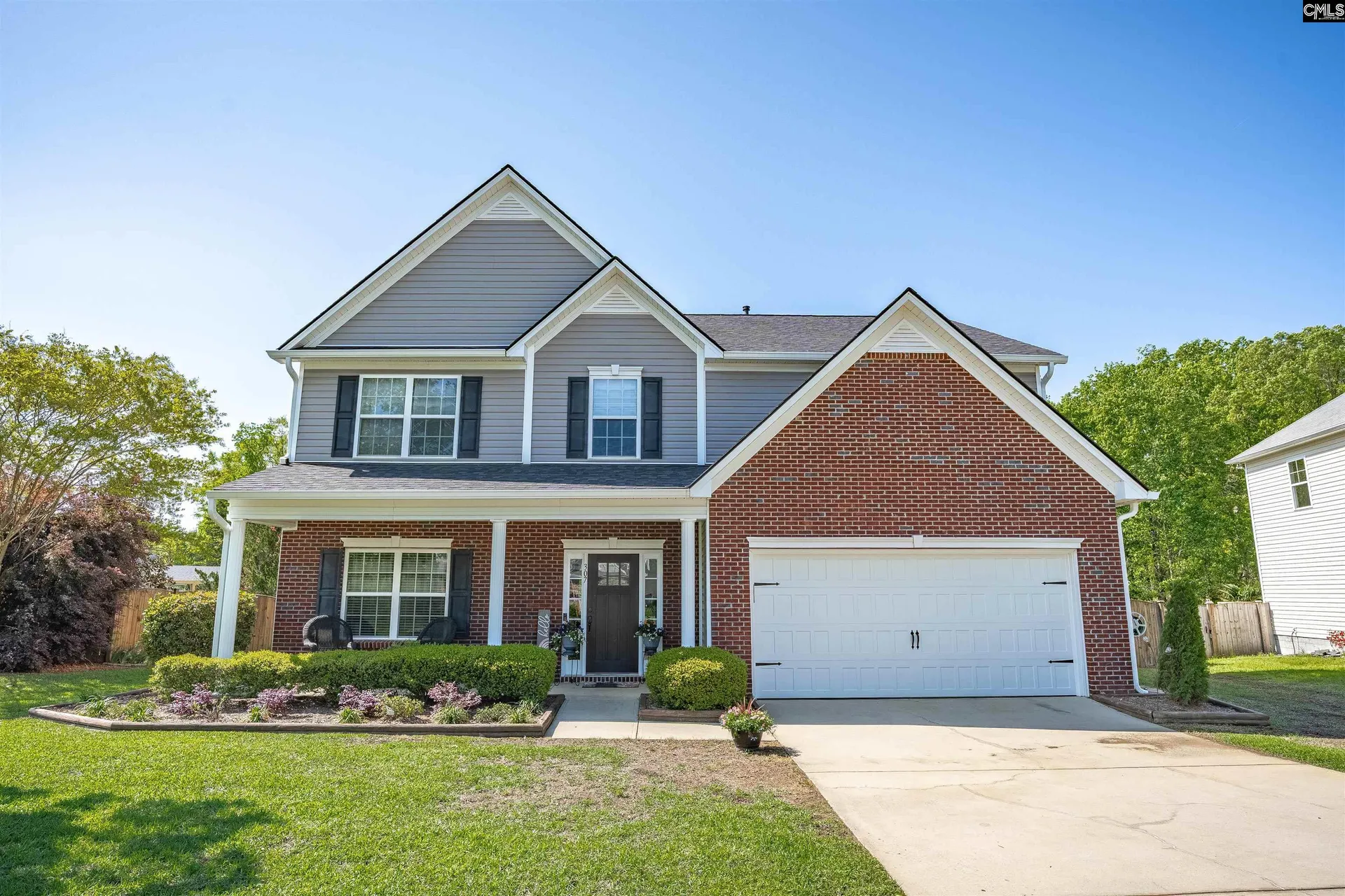 Eagles Nest, Chapin Community