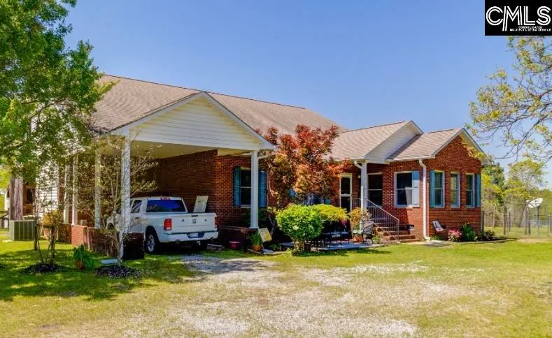114 Hound Hollow Rd