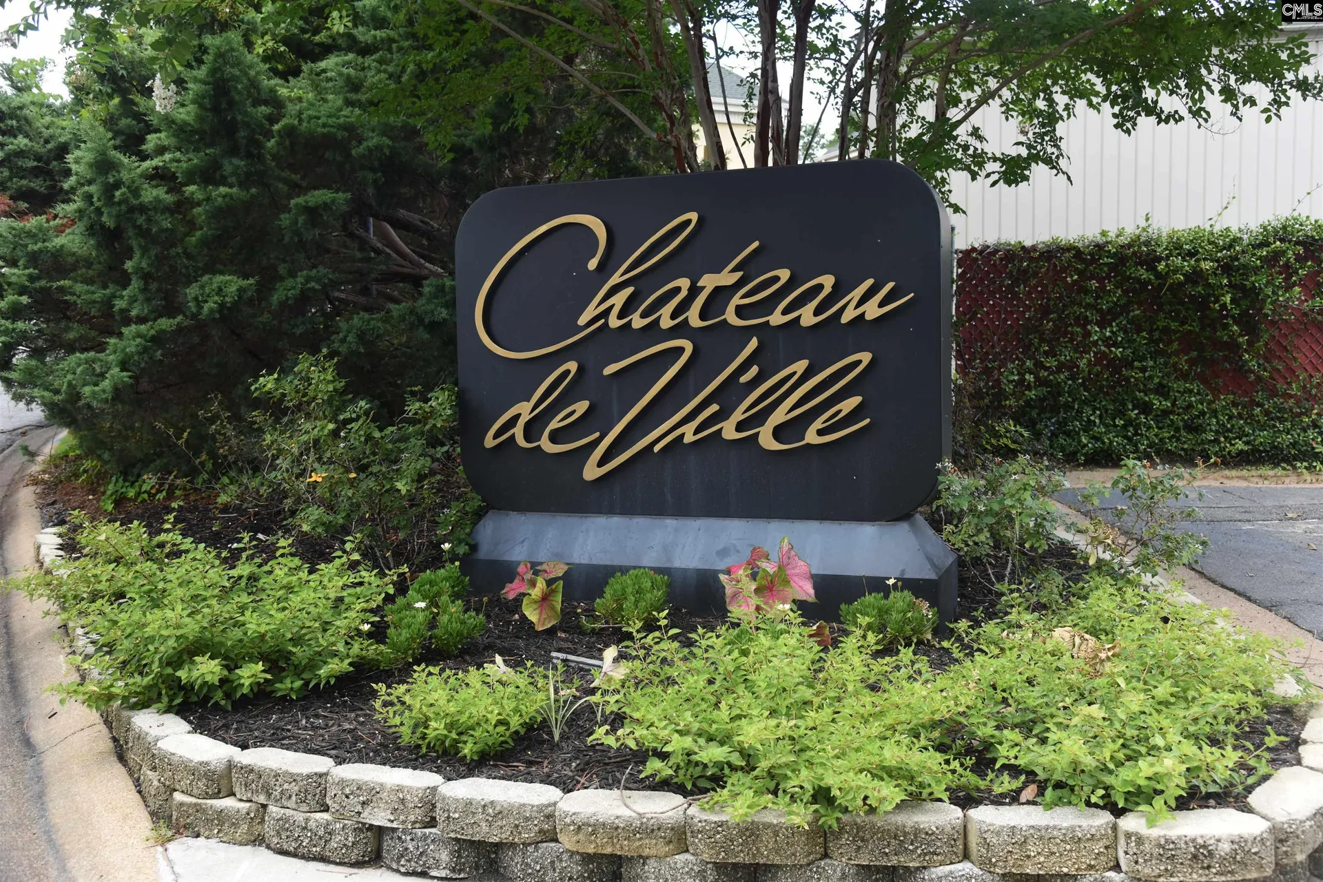 3600 Chateau Drive U245