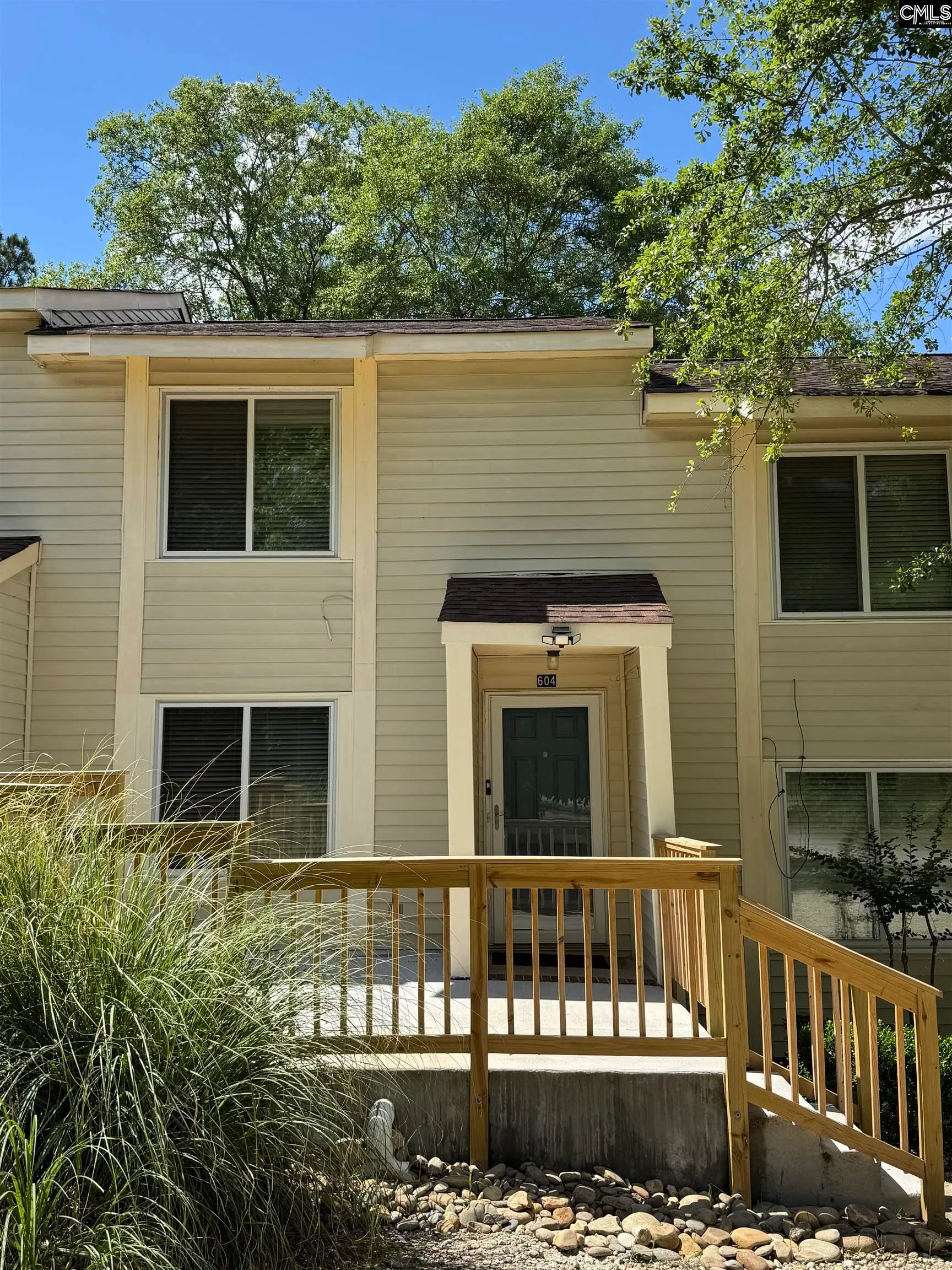 604 Picadilly Square