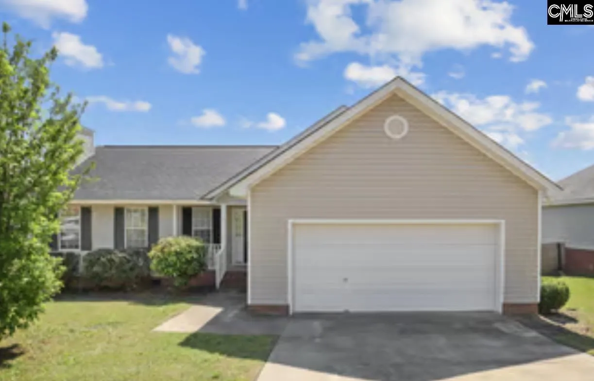 Lexington Hills, Lexington Community
