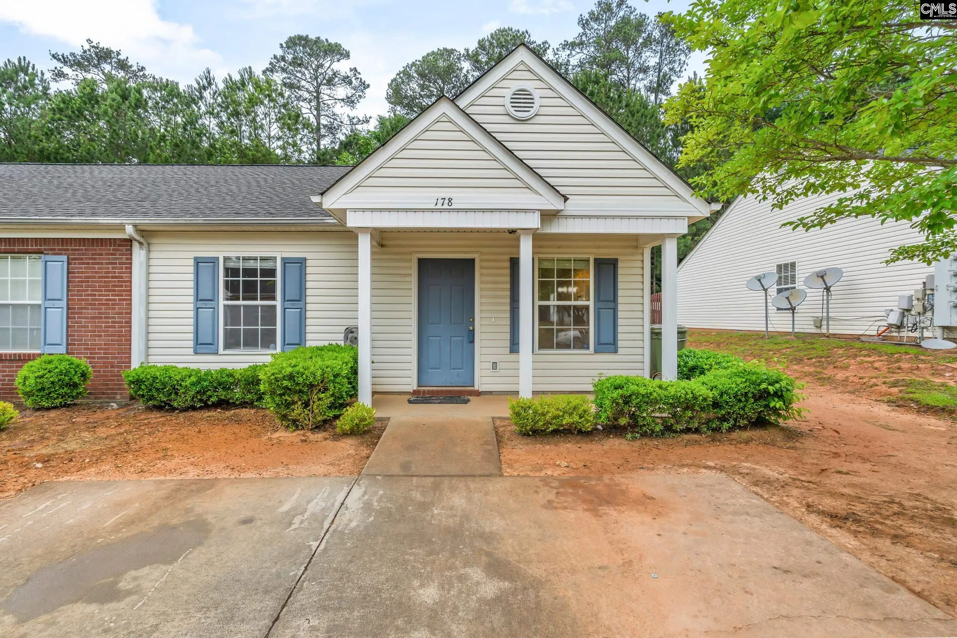 Crestland Place, Columbia Community