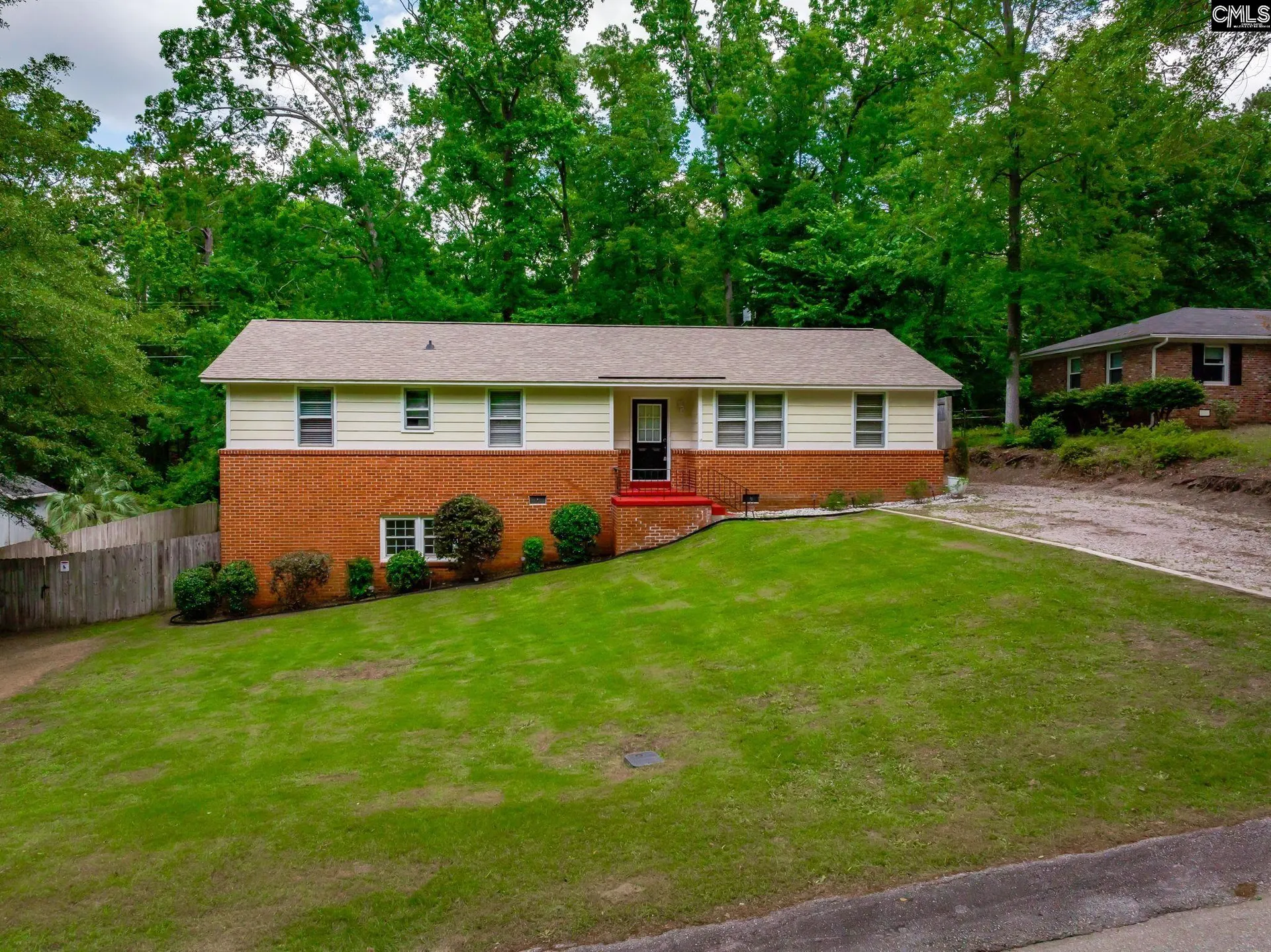Cedar Terrace, Columbia Community