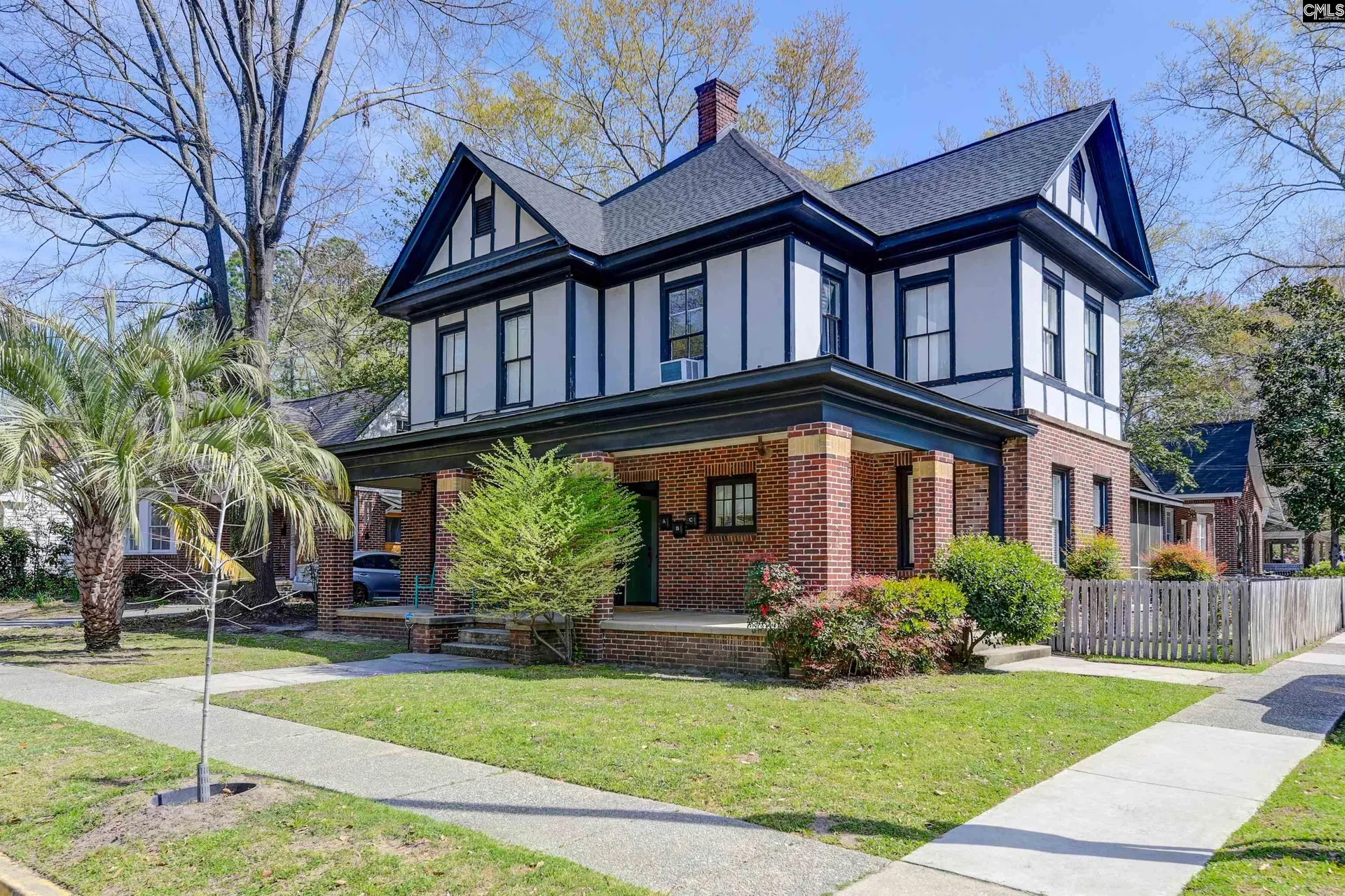 Melrose Heights, Columbia Community