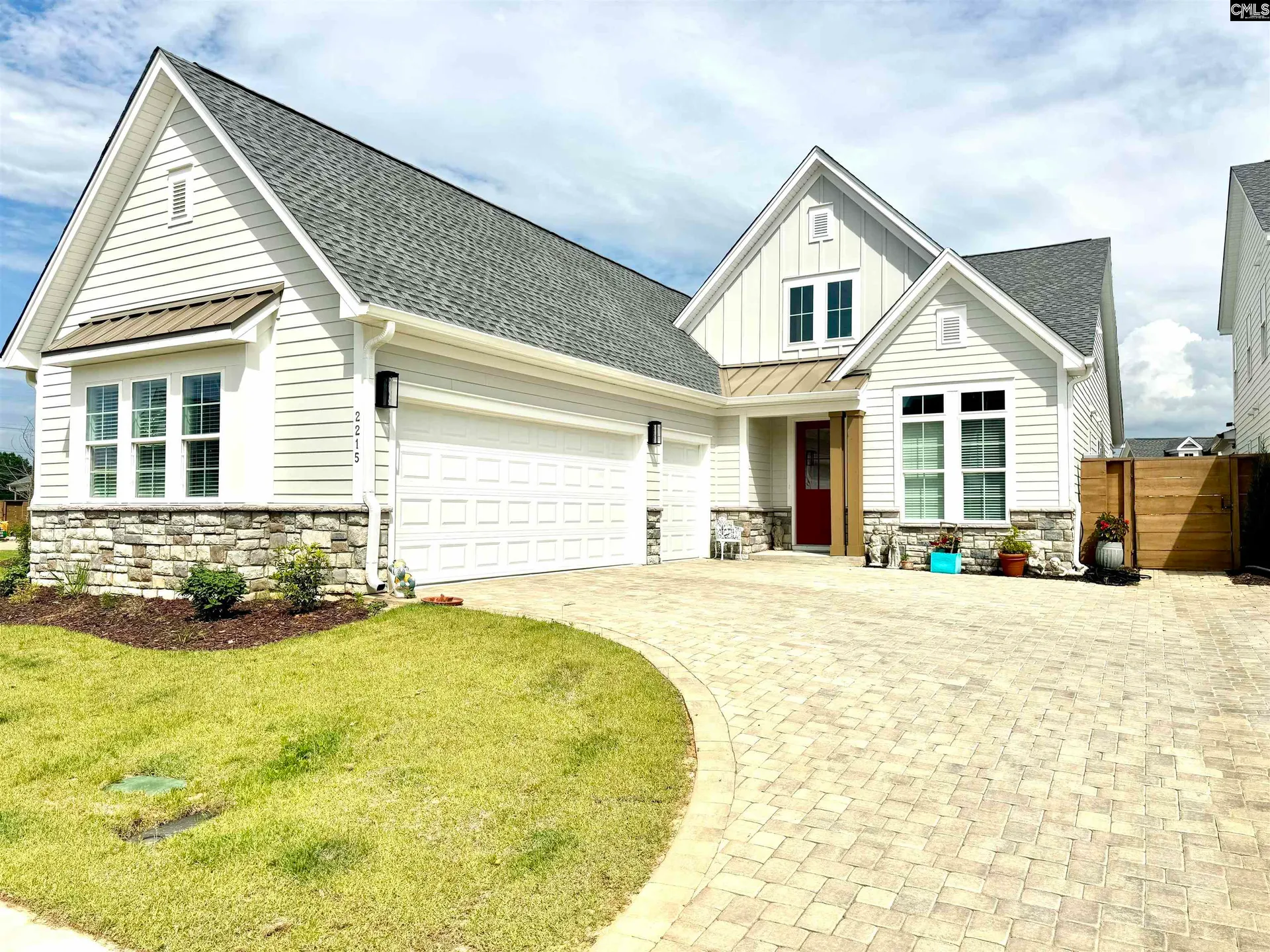 2215 High Bluff Loop