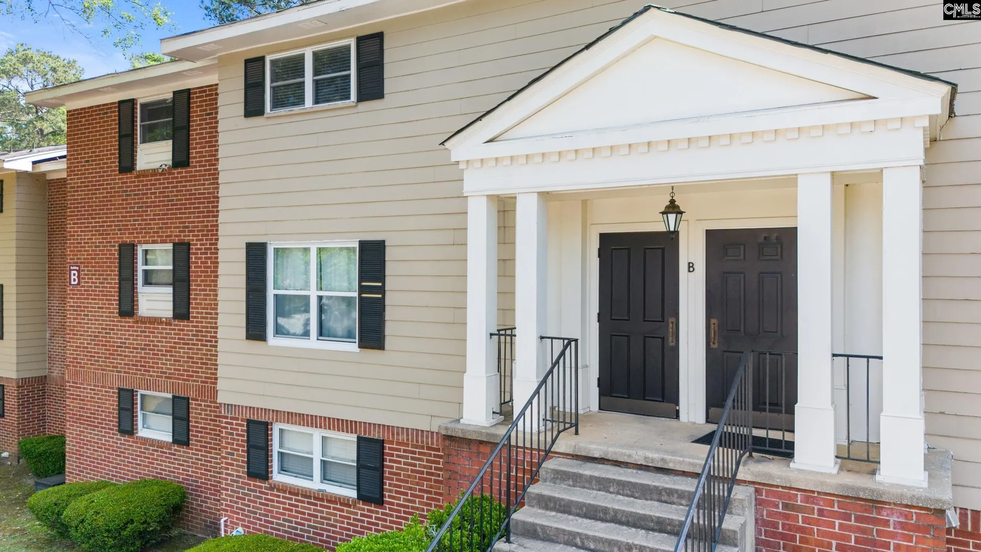Riverhill Condos, Columbia Community