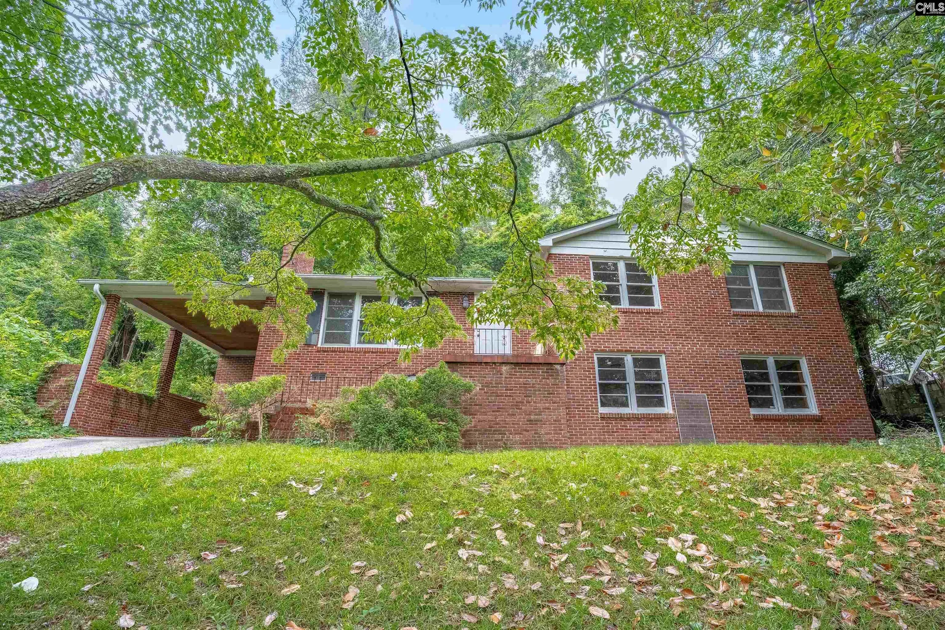 Fox Hall Valley, Columbia Community