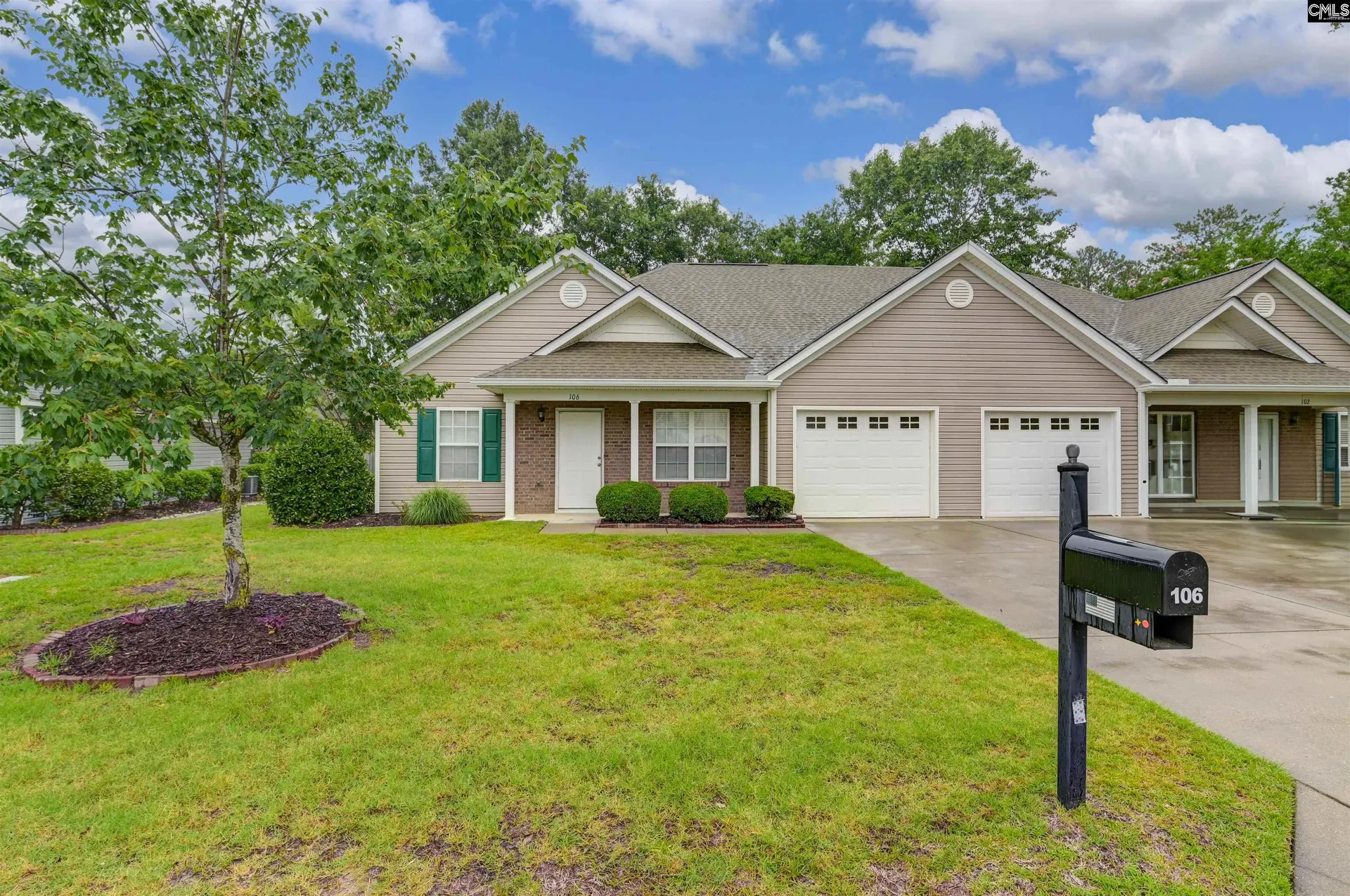 Brookshire Commons, Lexington Community