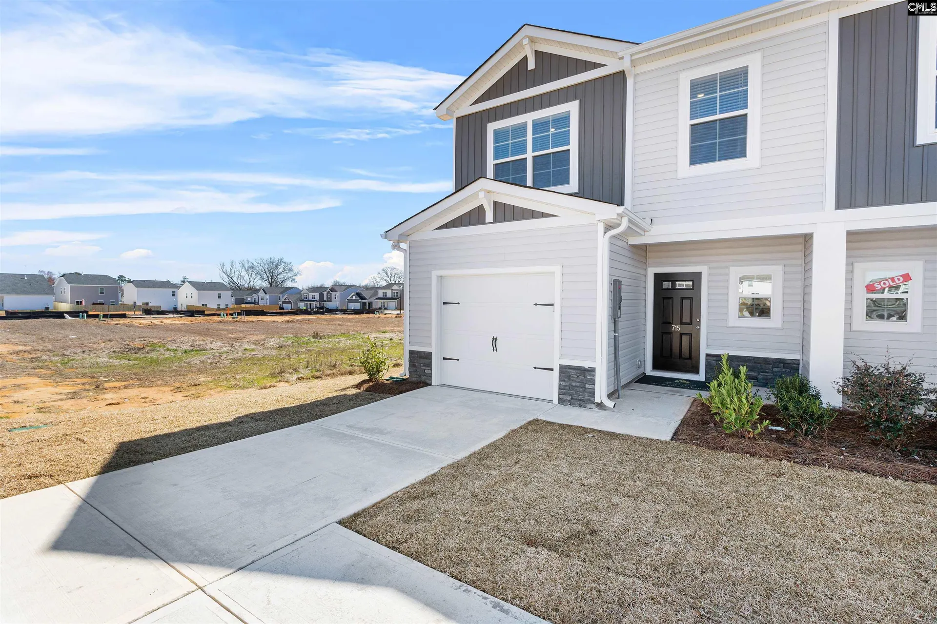 South Lake Commons, Lexington Community