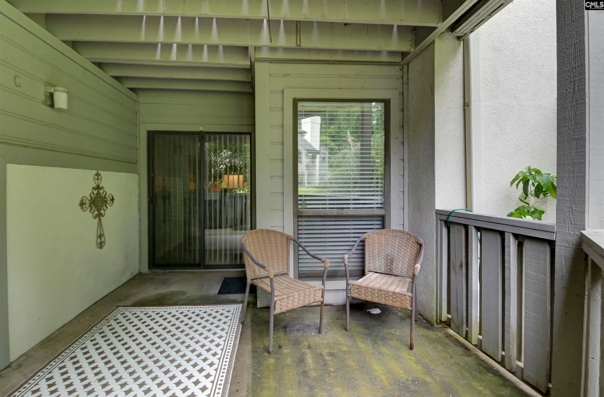 Deerwood Knoll, Columbia Community
