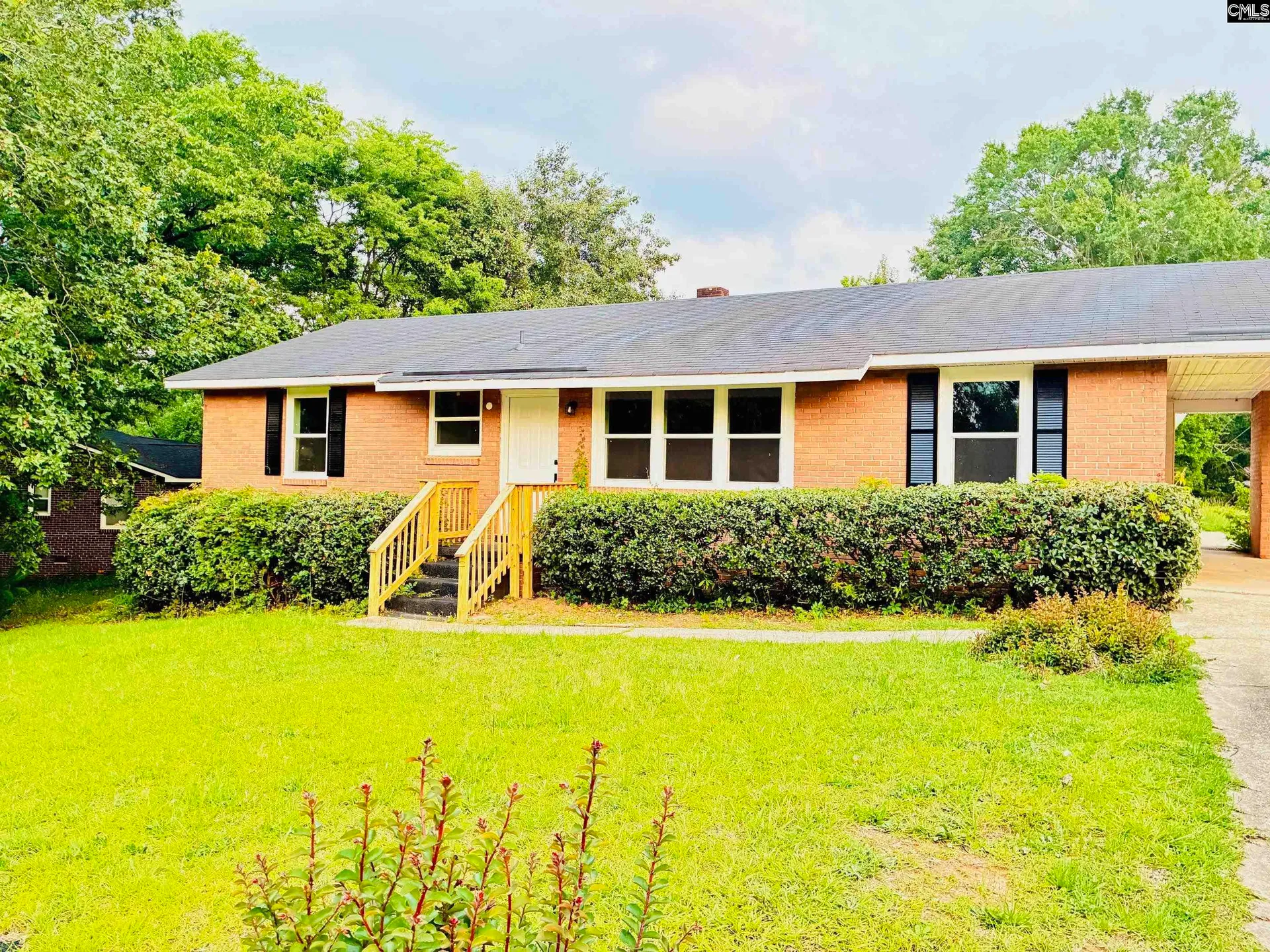 St Andrews Acres, Columbia Community