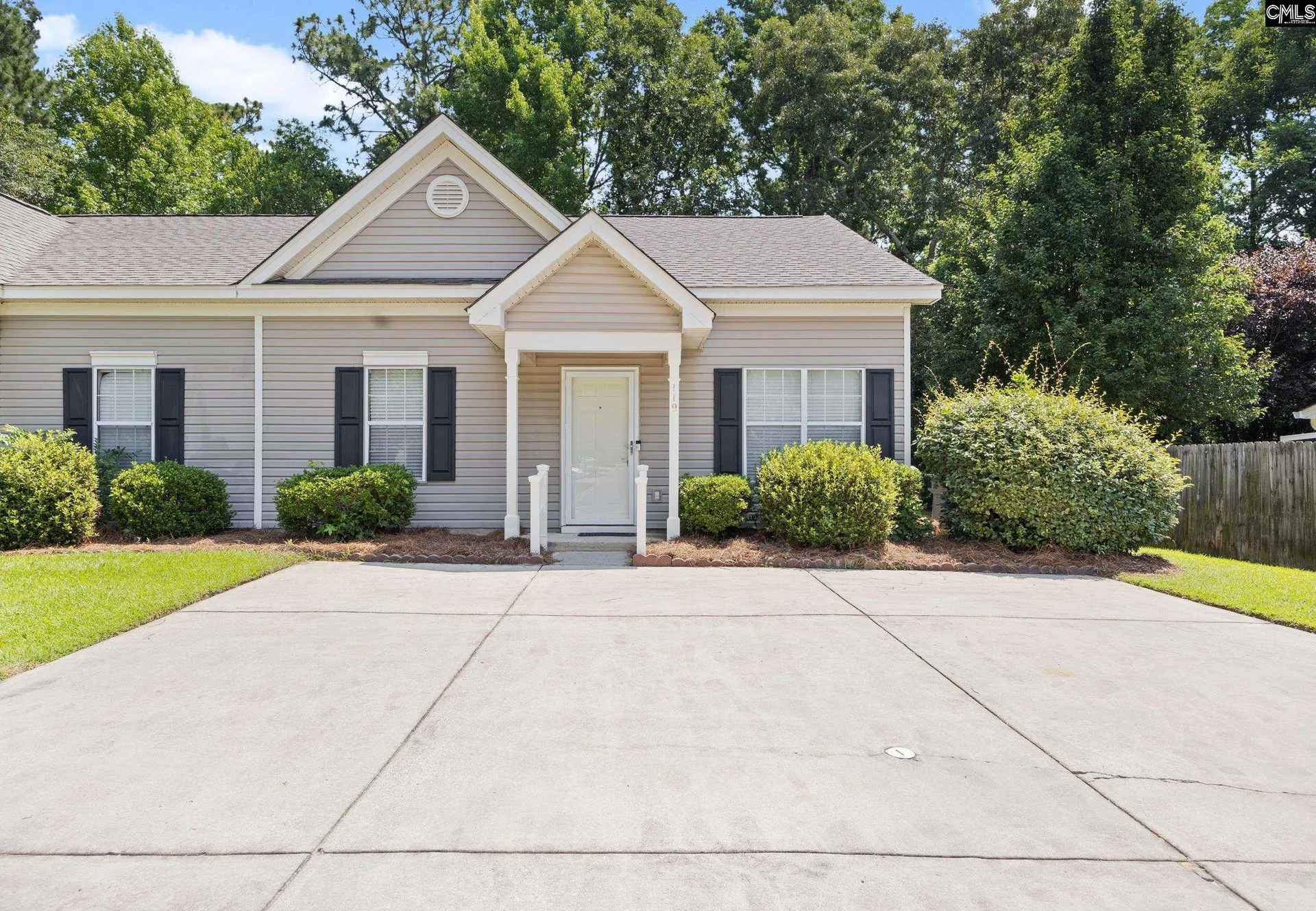 Huntington Ridge, Lexington Community
