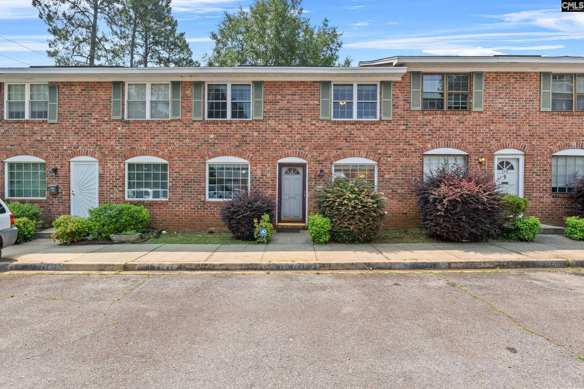 Carnaby Square, Columbia Community