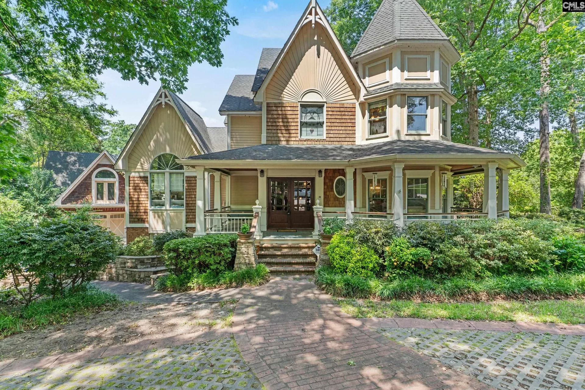2225 Quail Hollow Court