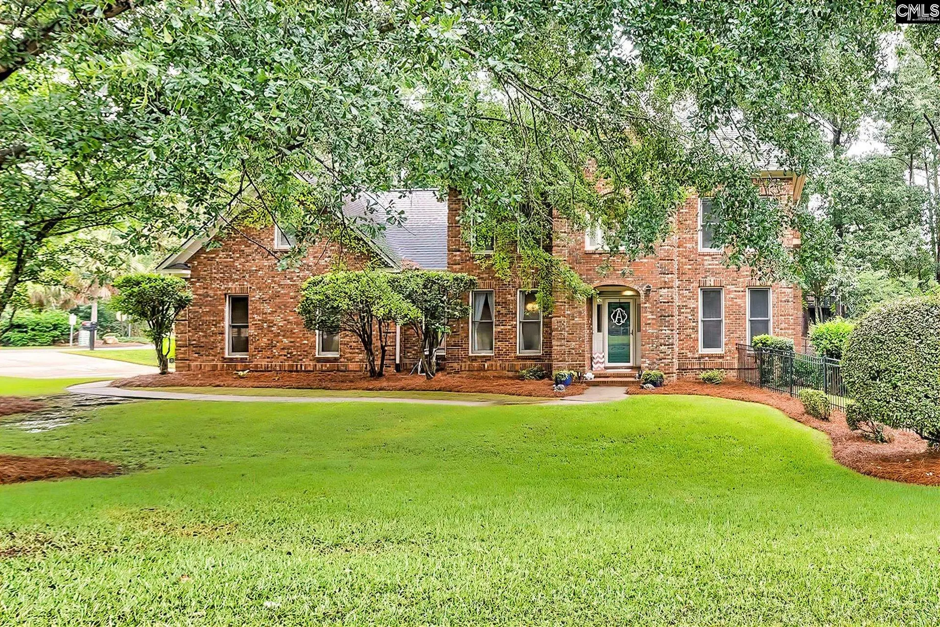 Lost Creek, Columbia Community
