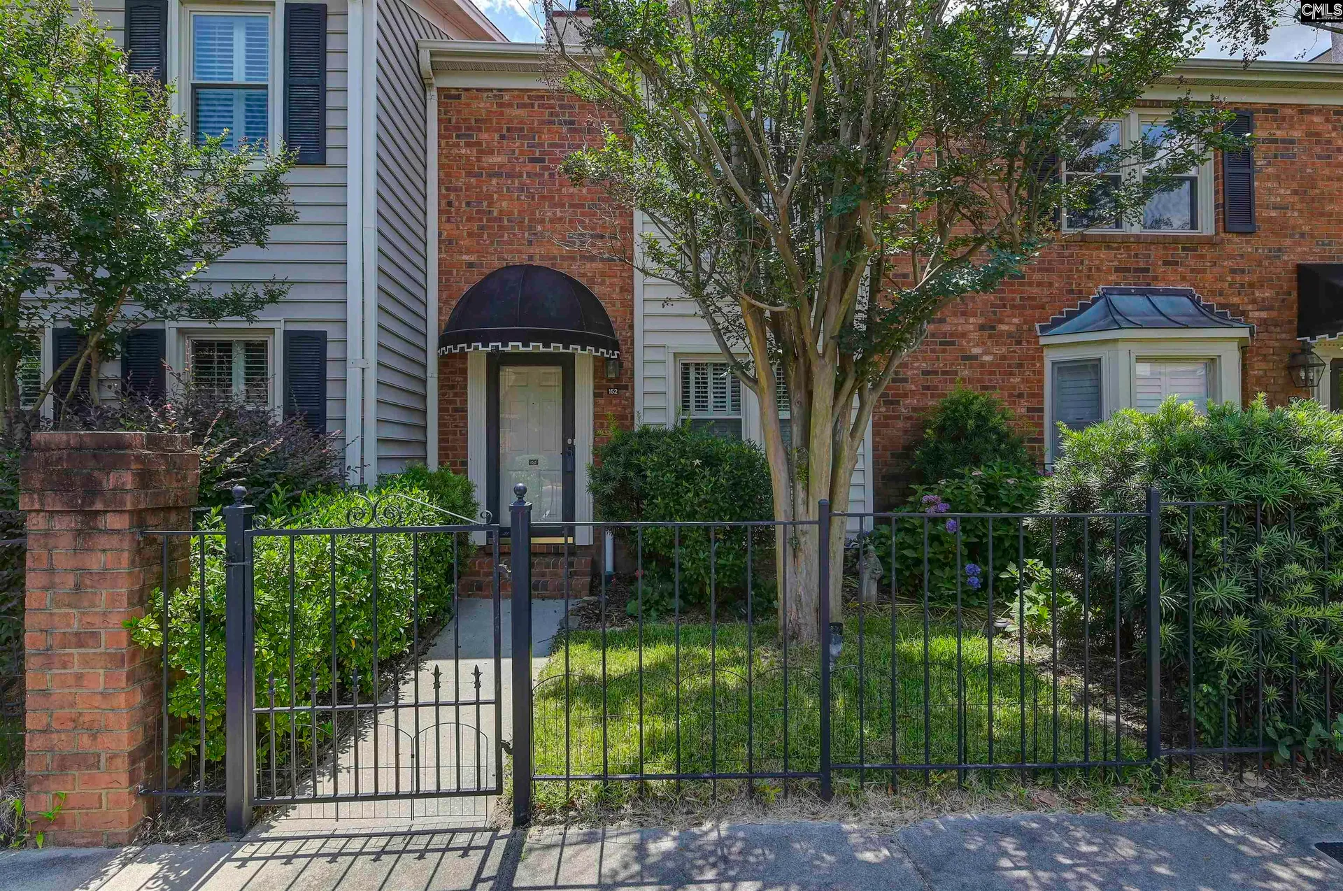 152 Carlyle Circle