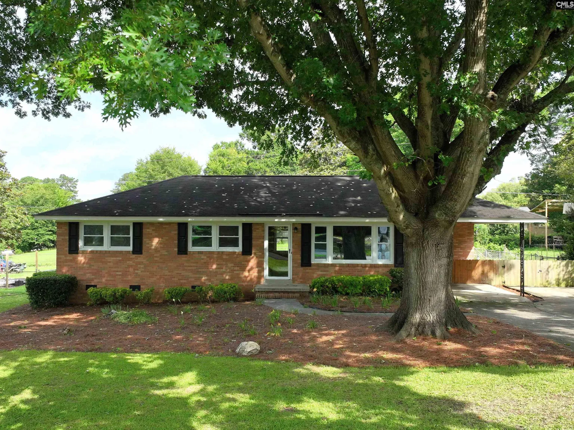 Eastmont Annex, Columbia Community